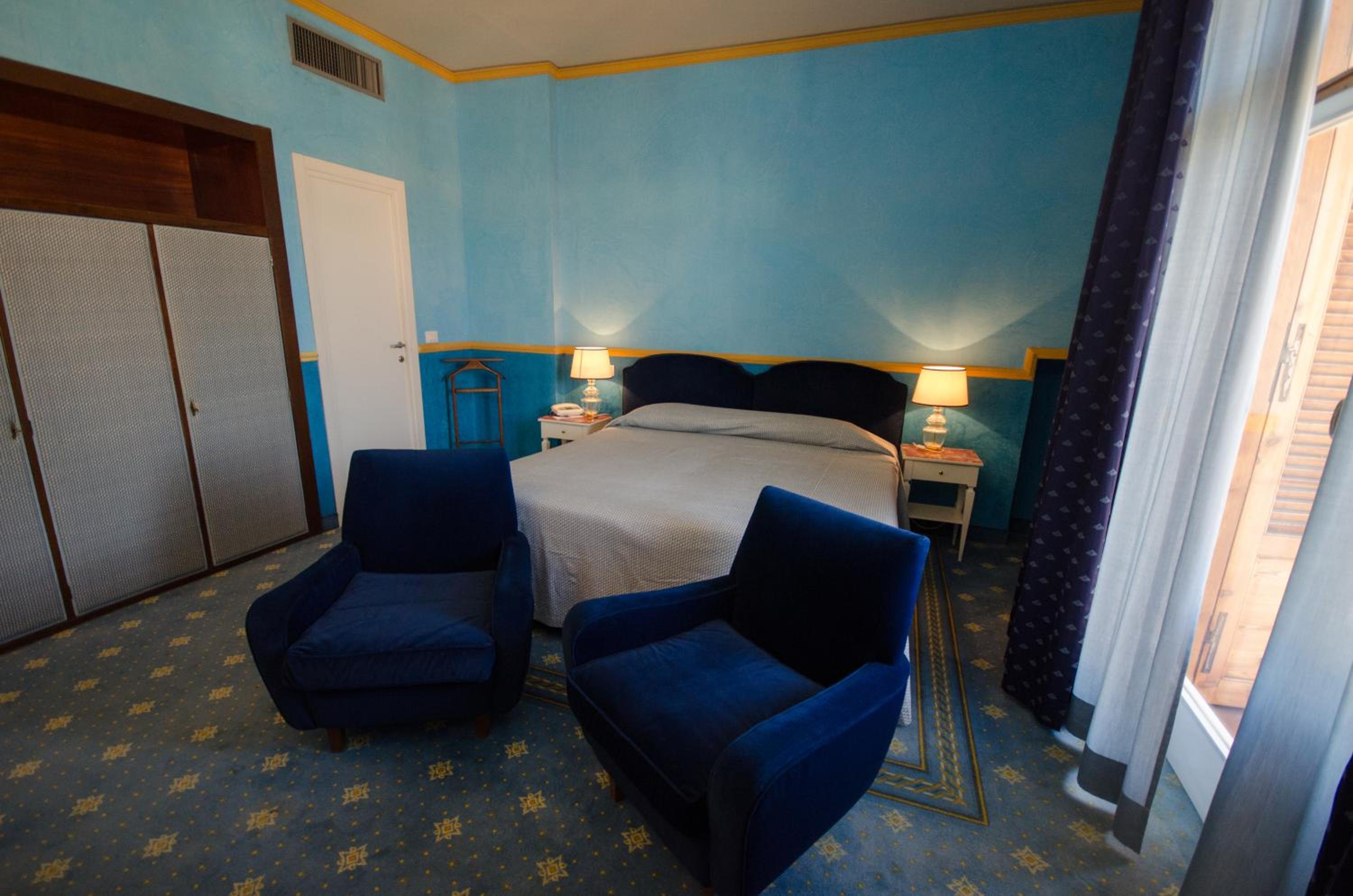Prestige Double Room with balcony - Photo 9