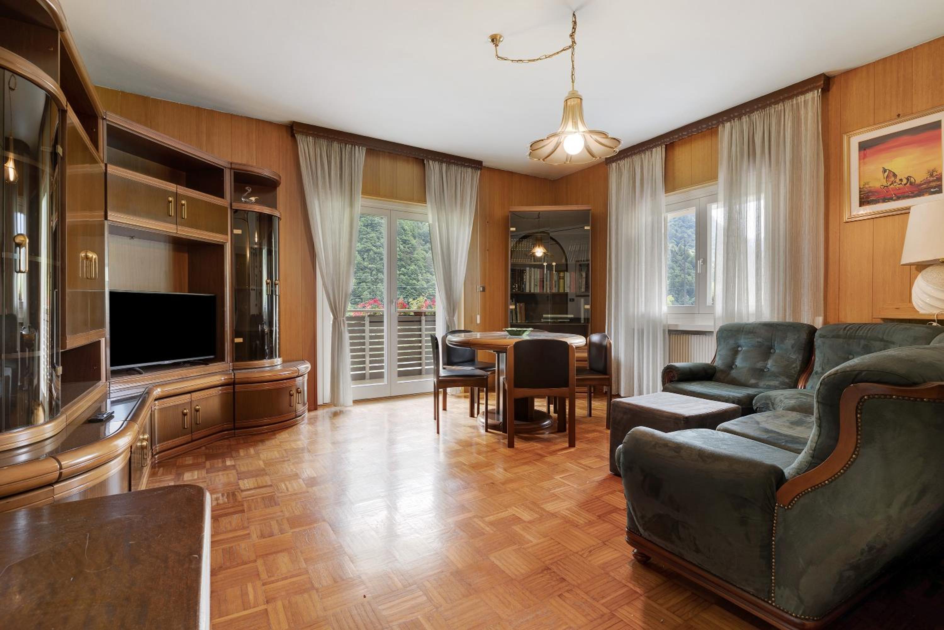 Three-Bedroom Premium Apartment with Balcony photo 1
