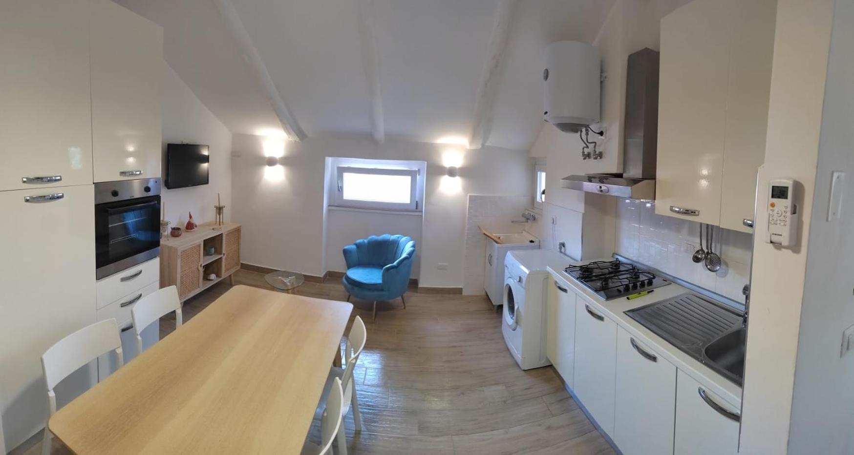 Apartment with Sea View - Photo 9