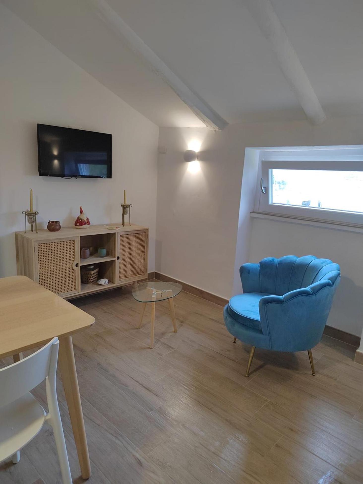 Apartment with Sea View - Photo 28