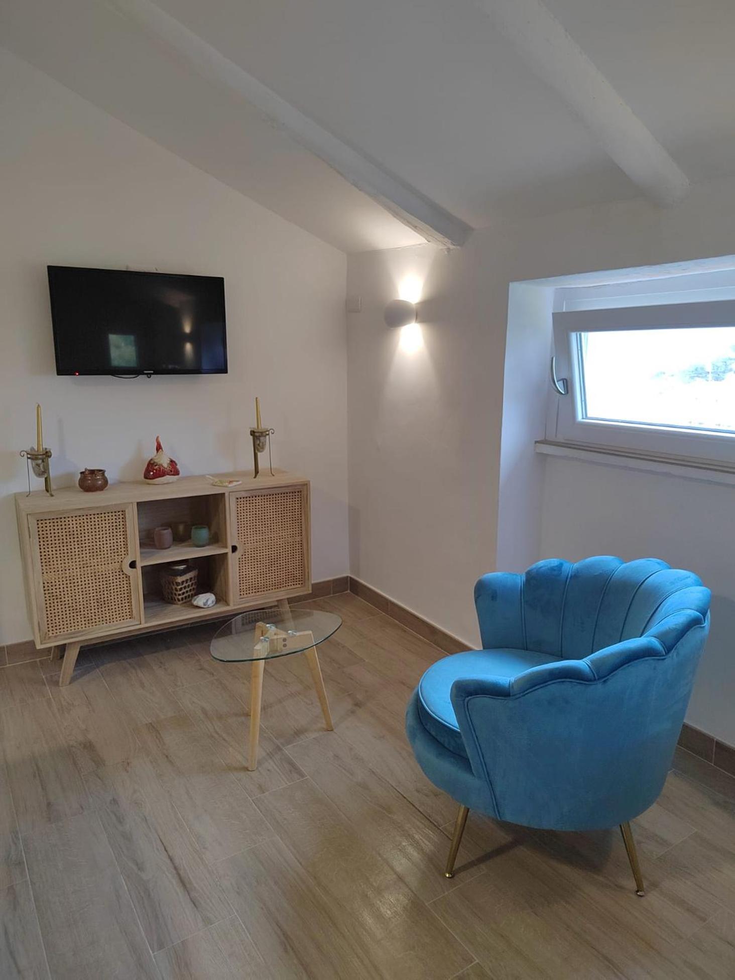 Apartment with Sea View - Photo 29