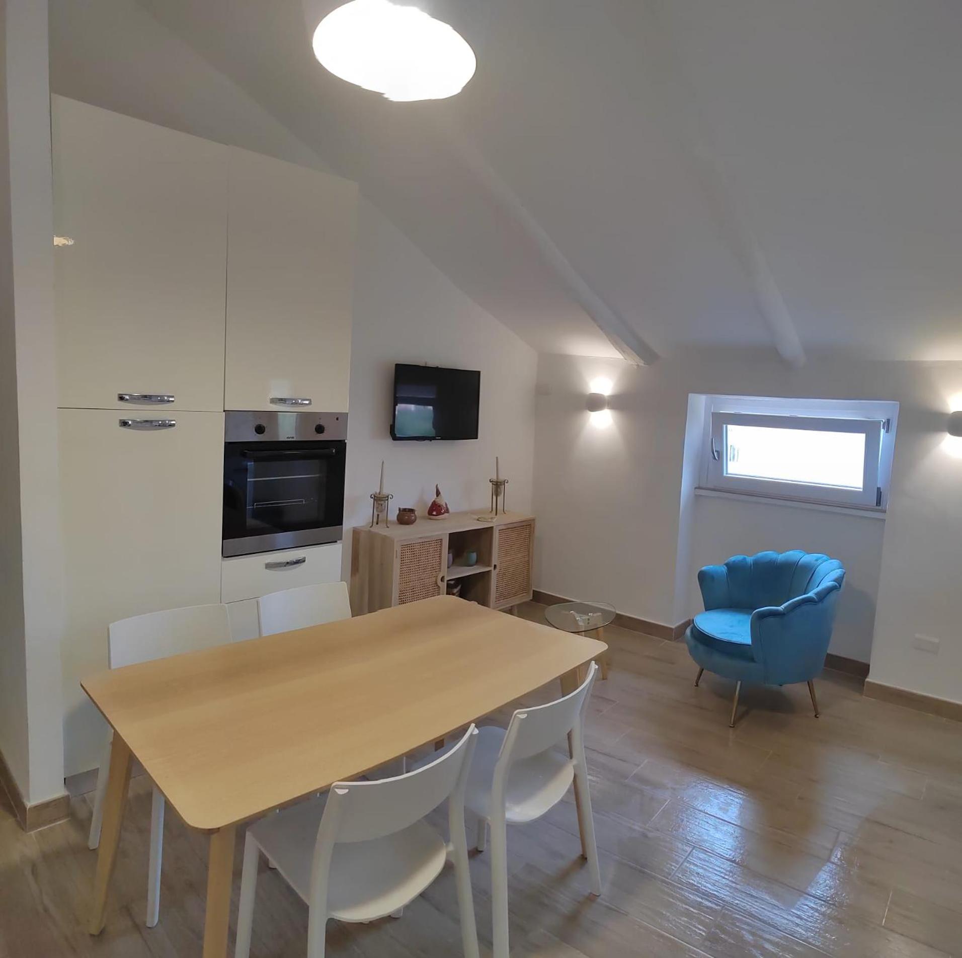 Apartment with Sea View - Photo 10