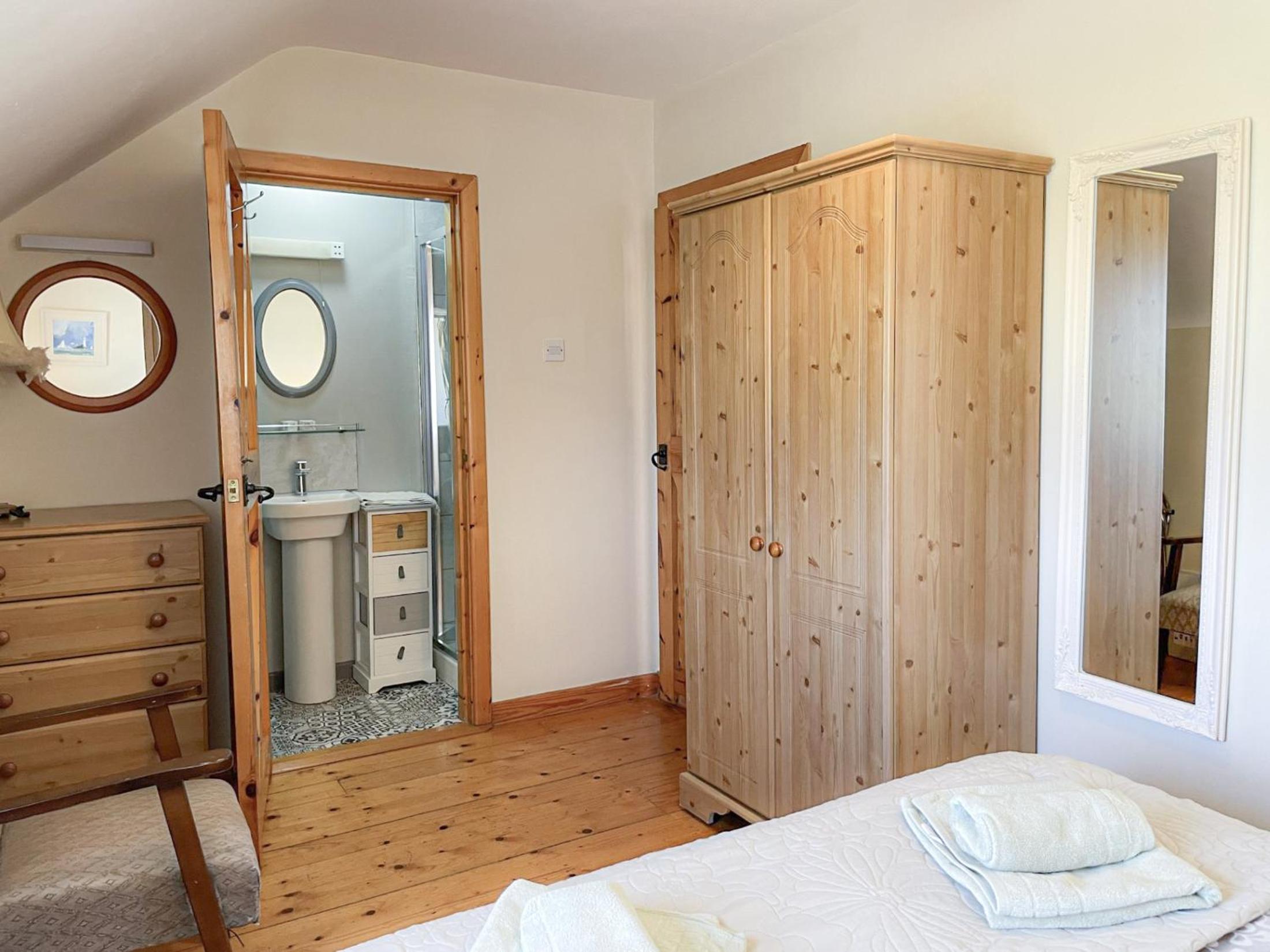 Two-Bedroom House photo 3
