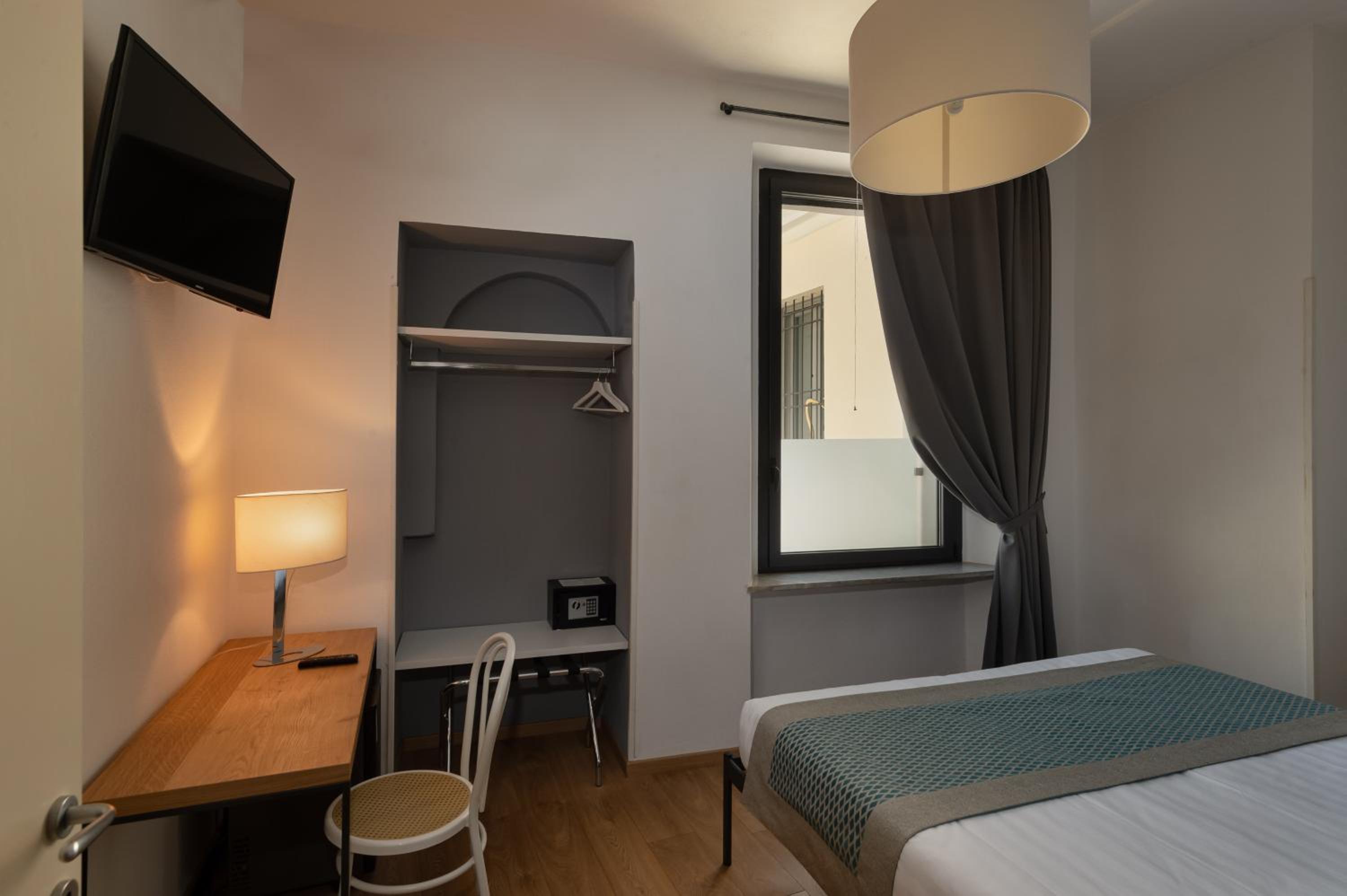 Standard Double or Twin Room photo 3