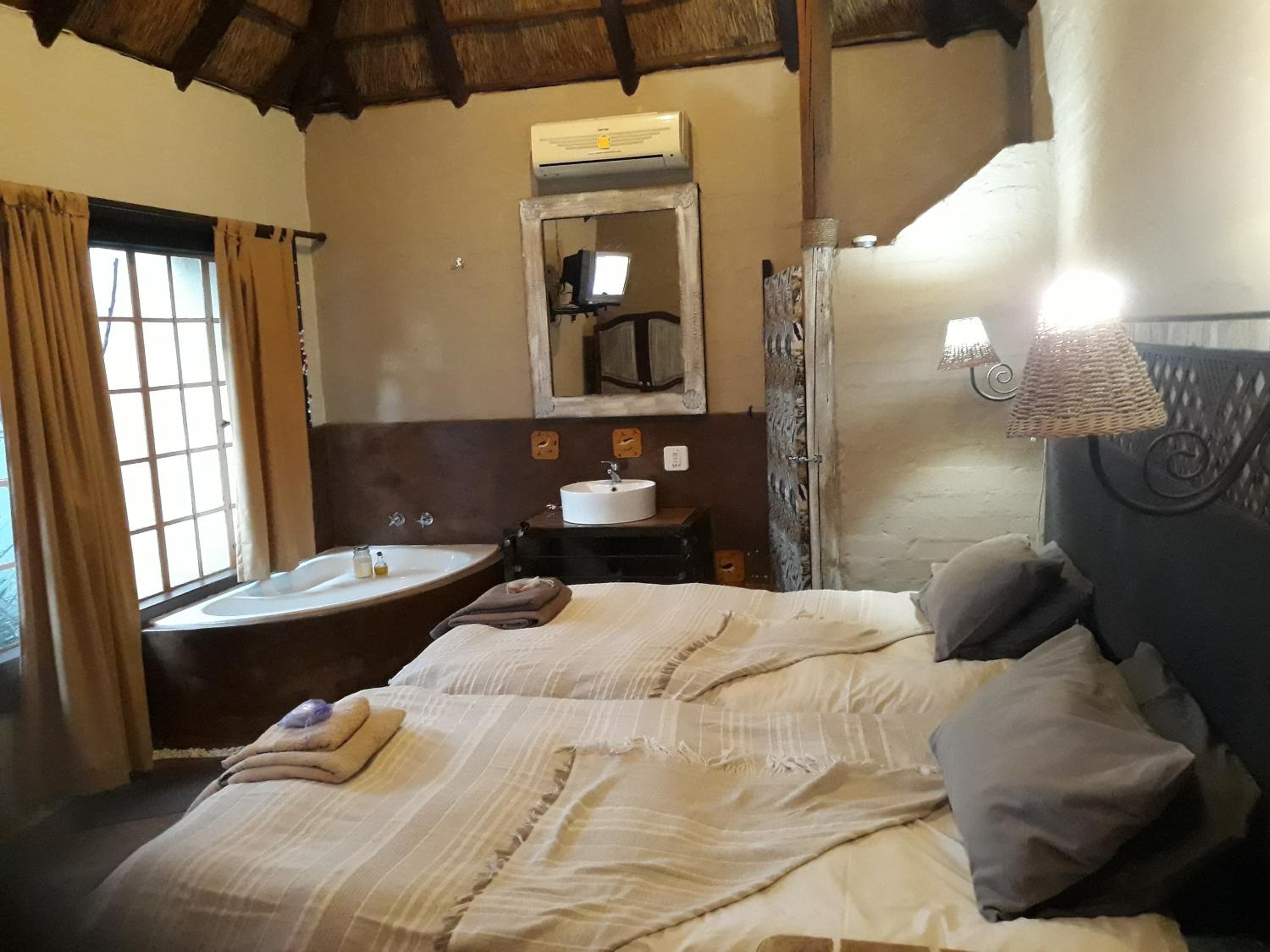Twin Room with Garden View - Photo 2