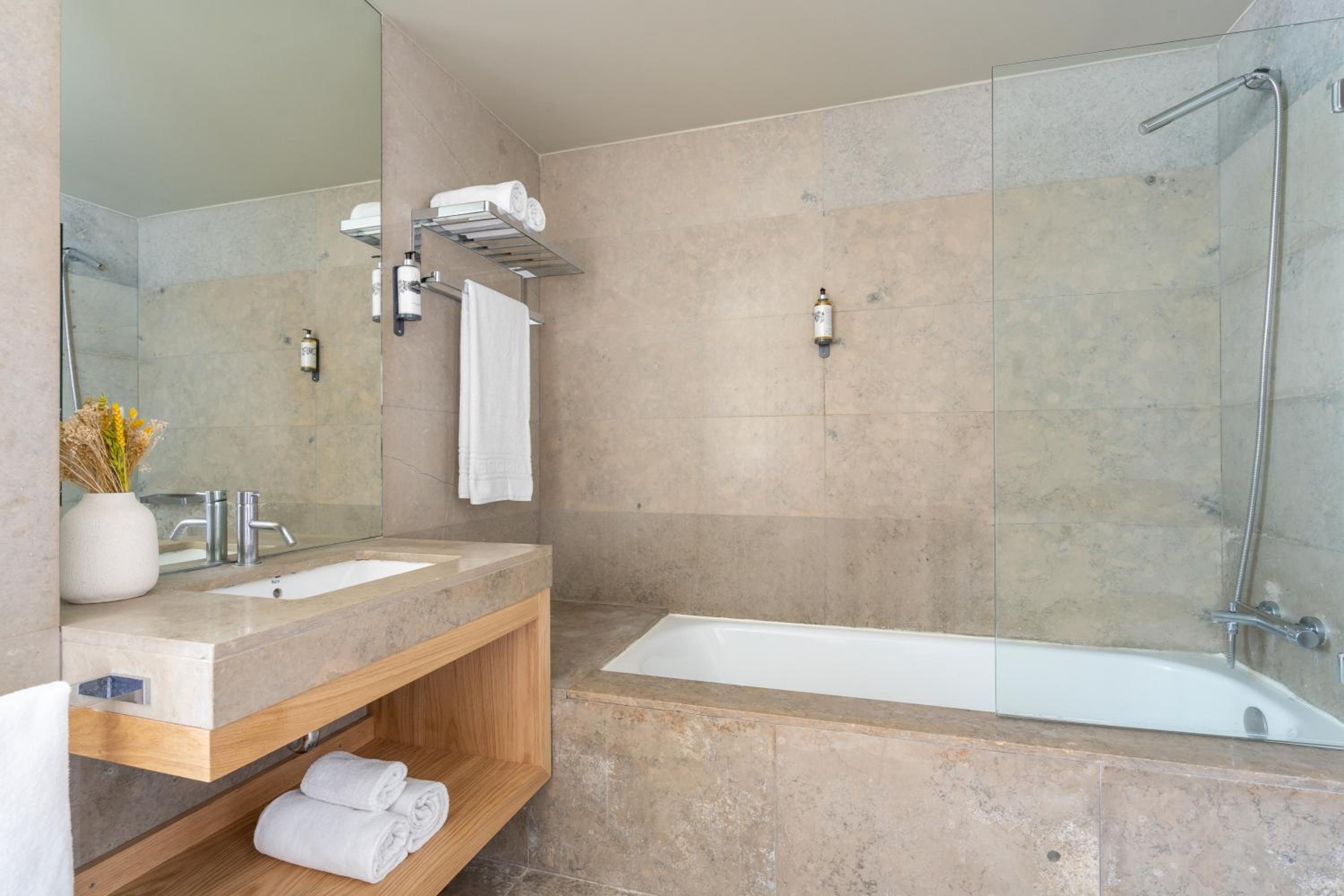 Suite without Kitchenette photo 2