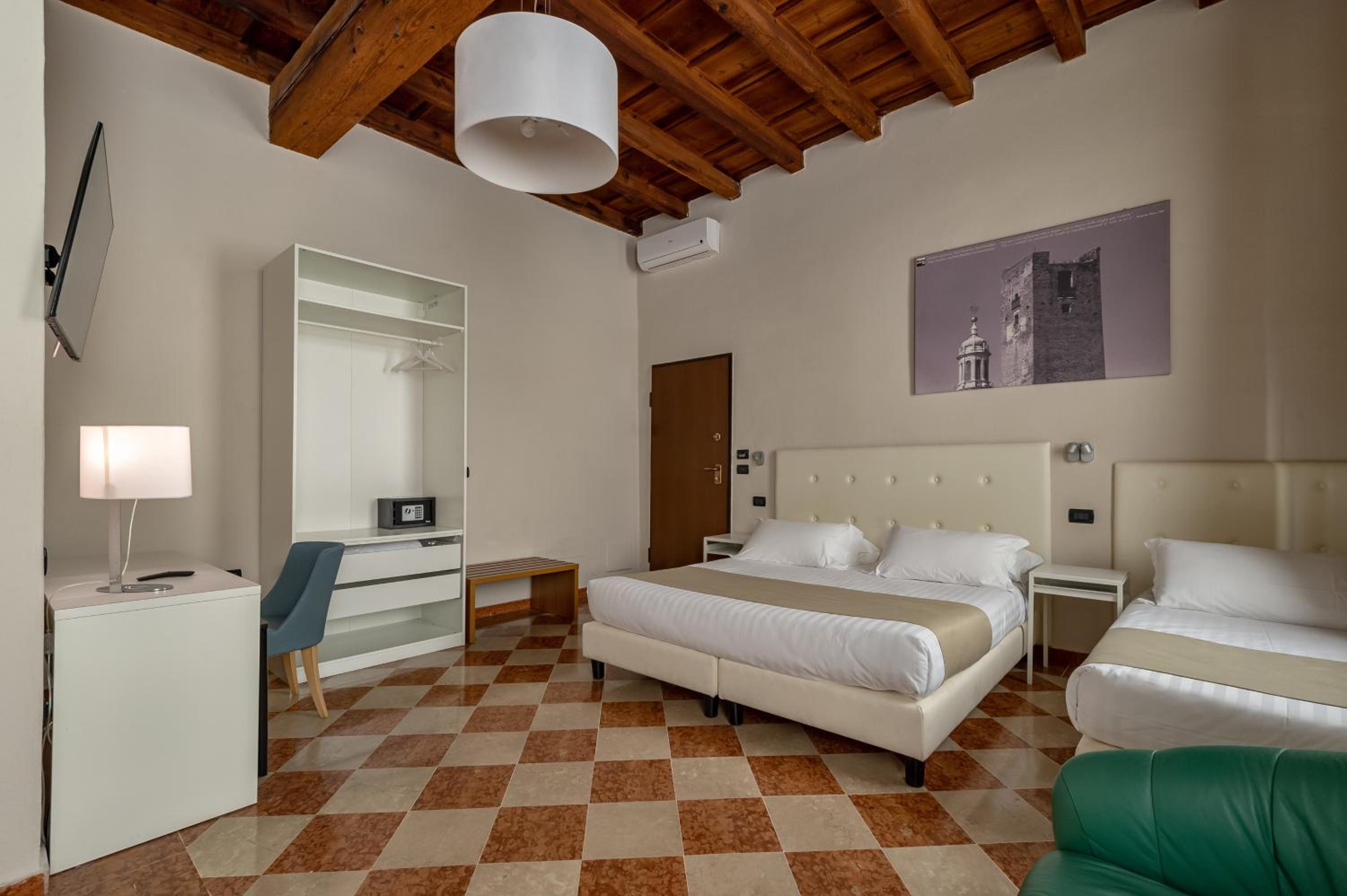 Quadruple Room photo 3