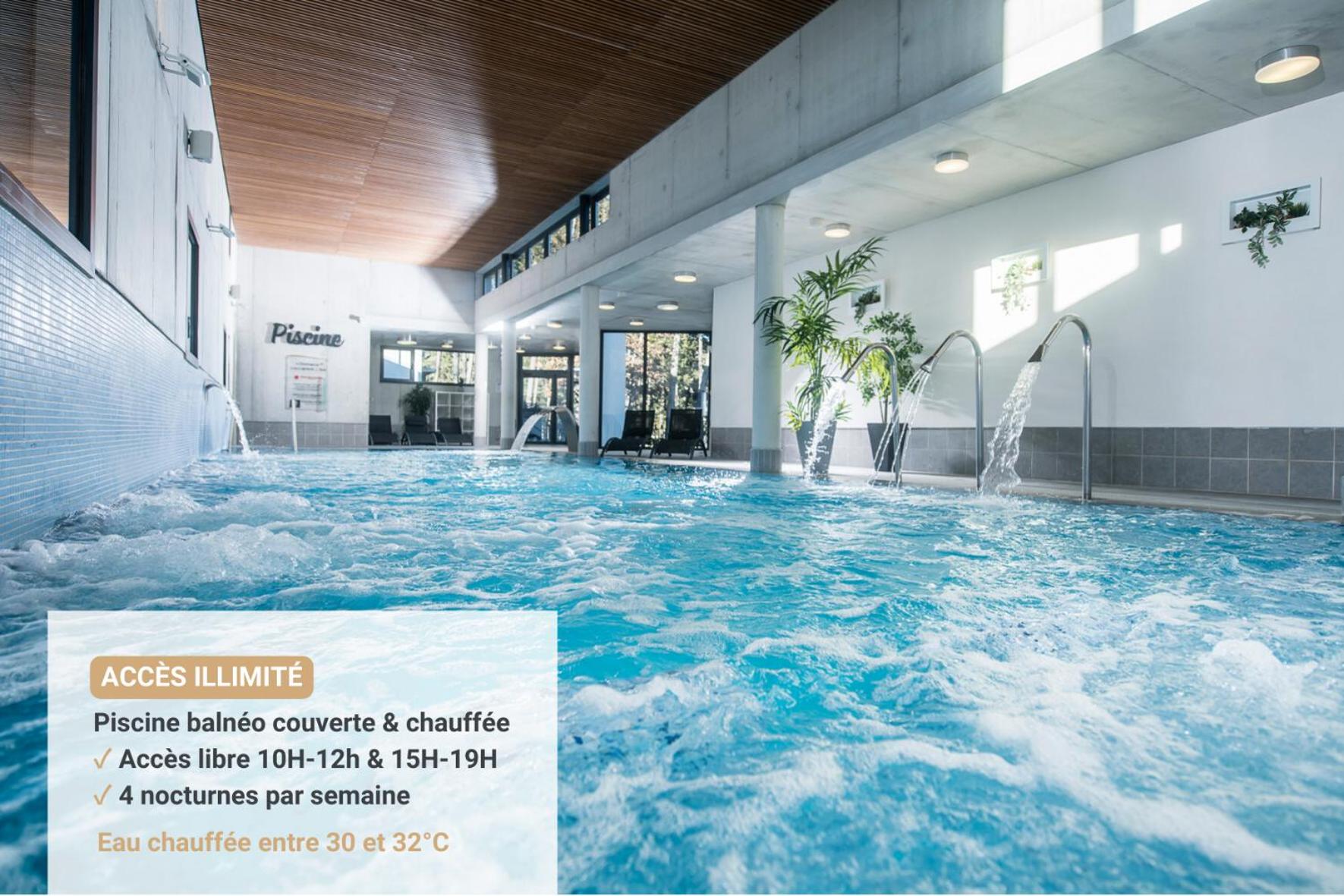Double Room with Pool Access photo 2