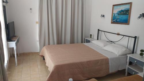 Triple Room with Bathroom photo 2