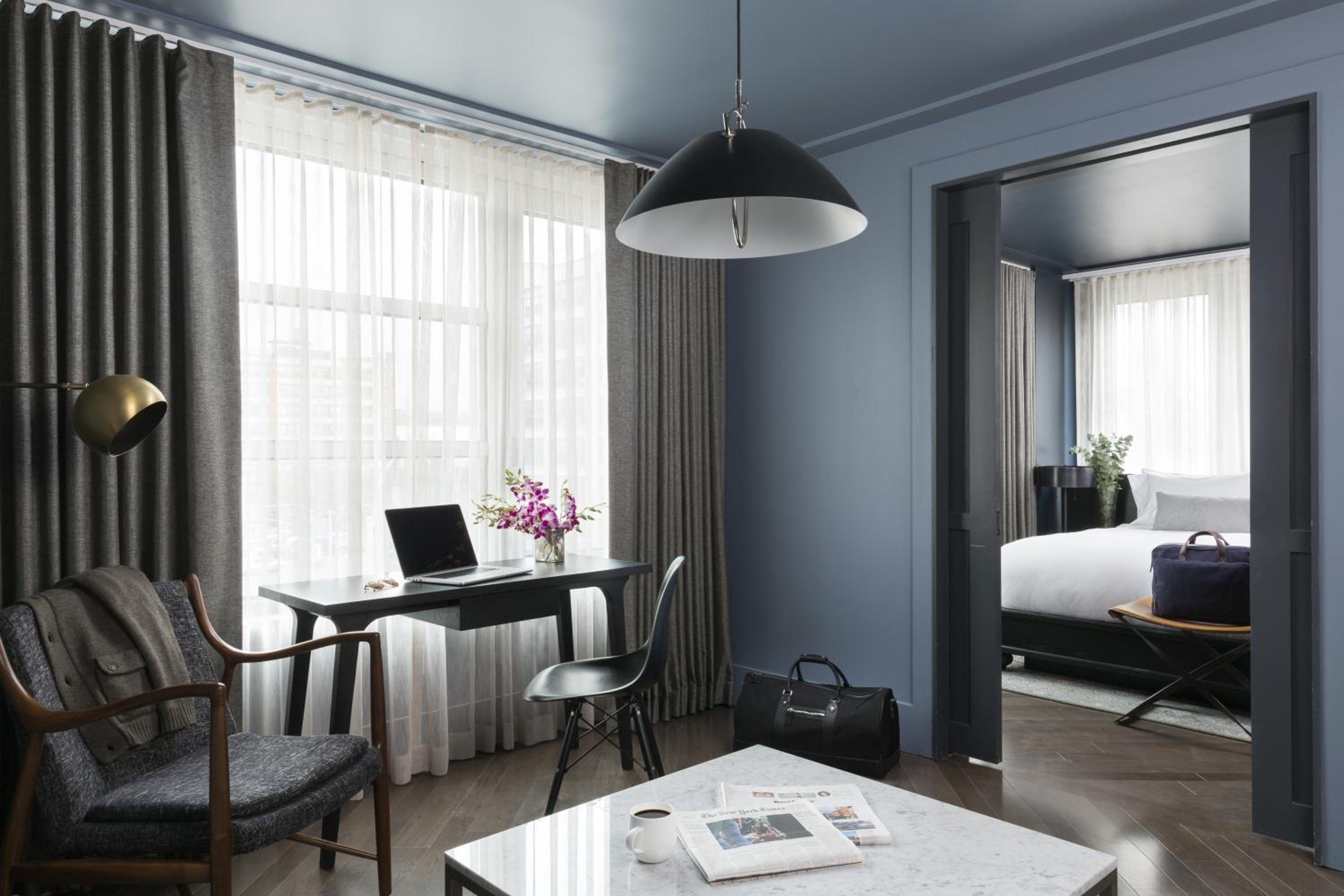 Executive Suite - Photo 1