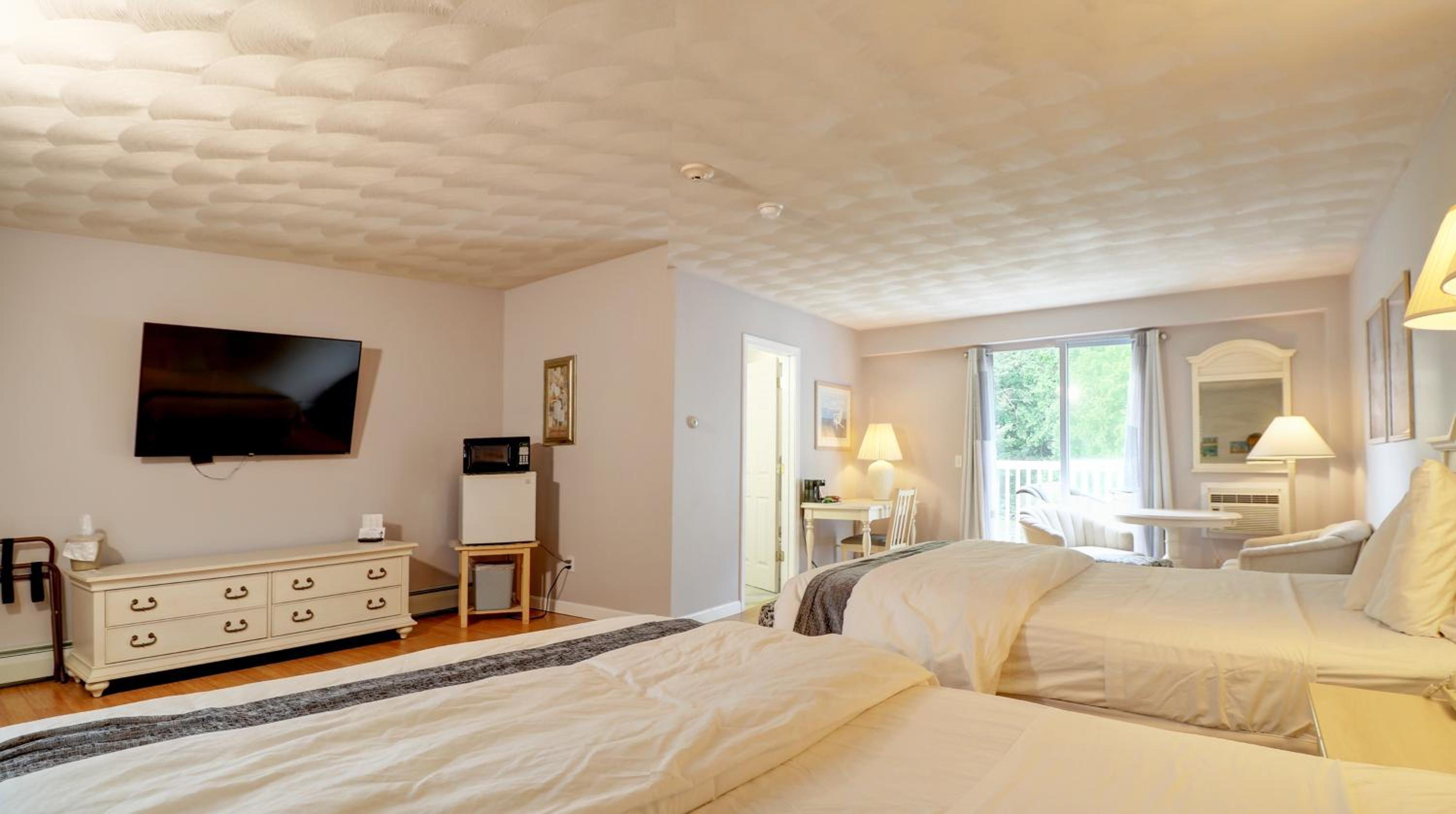 Two Queen Beds