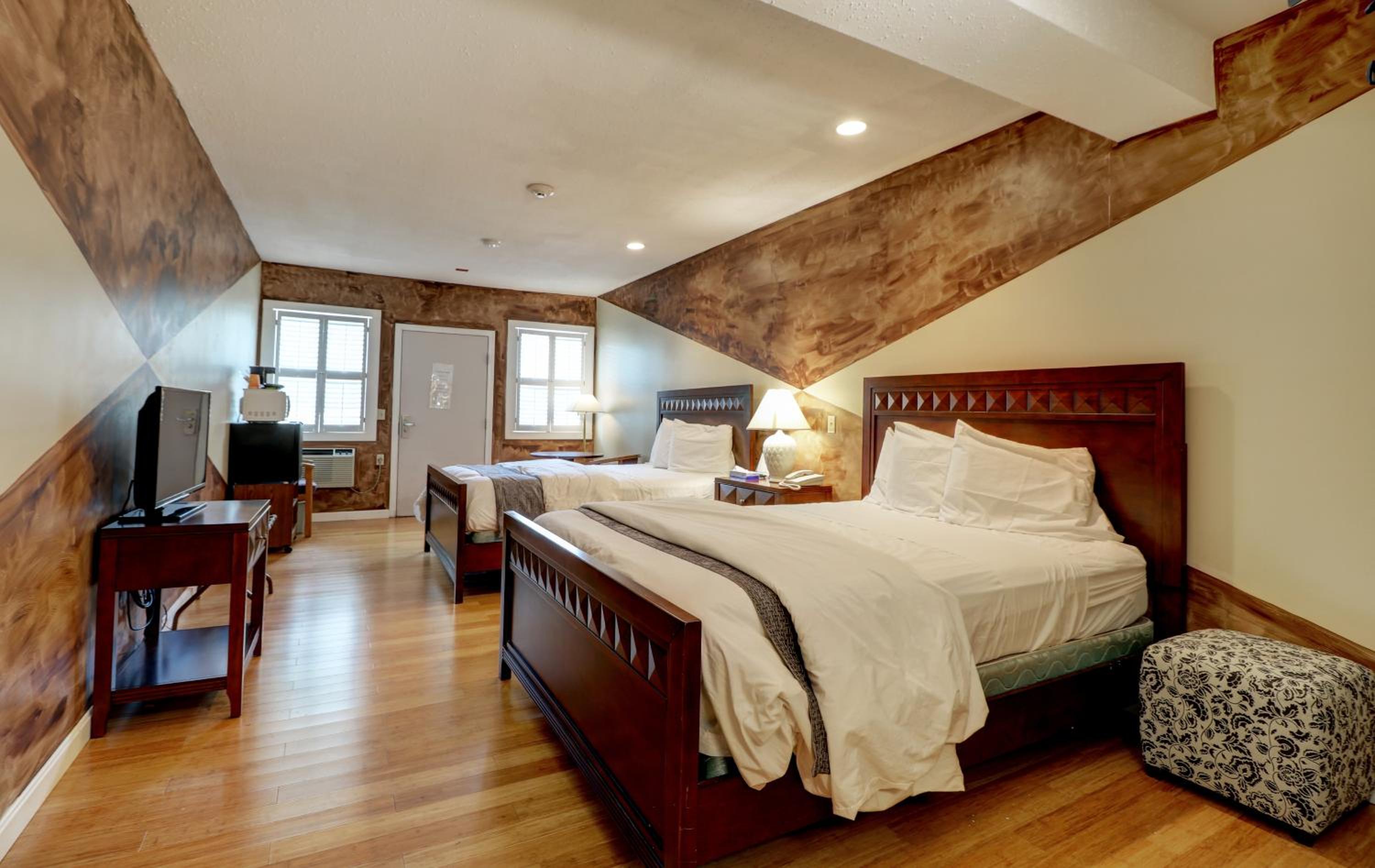 Queen Room with Two Queen Beds - Disability Access