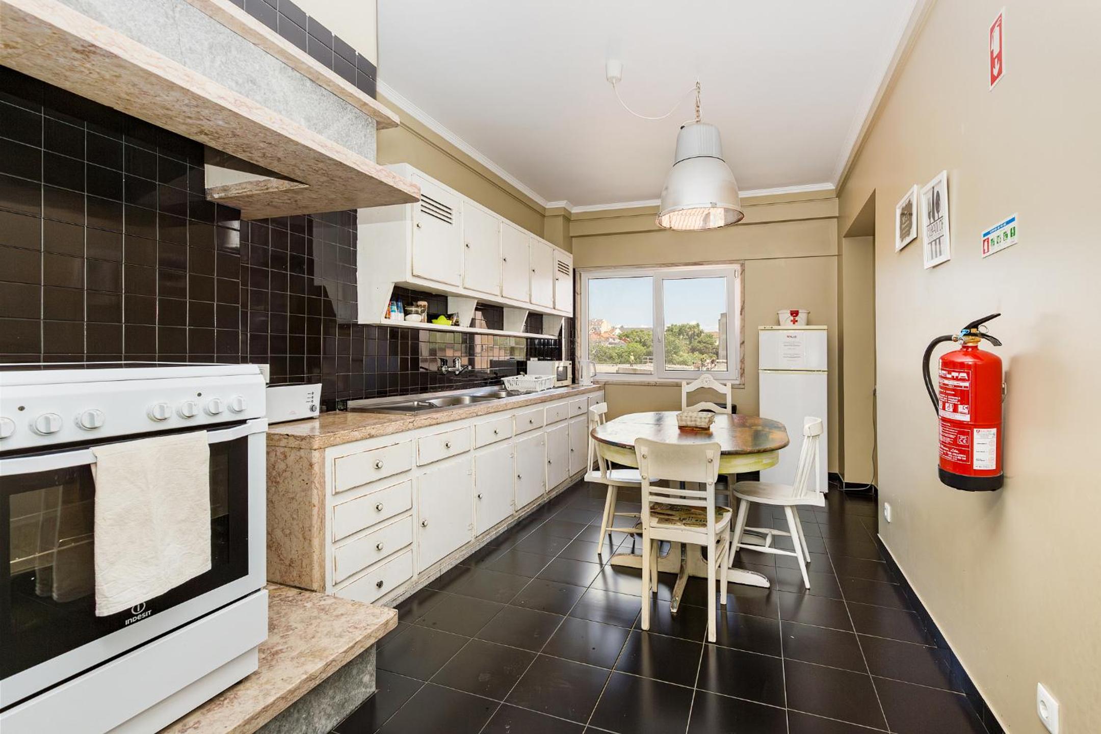 Double or Twin Room with Balcony and Shared Bathroom photo 3
