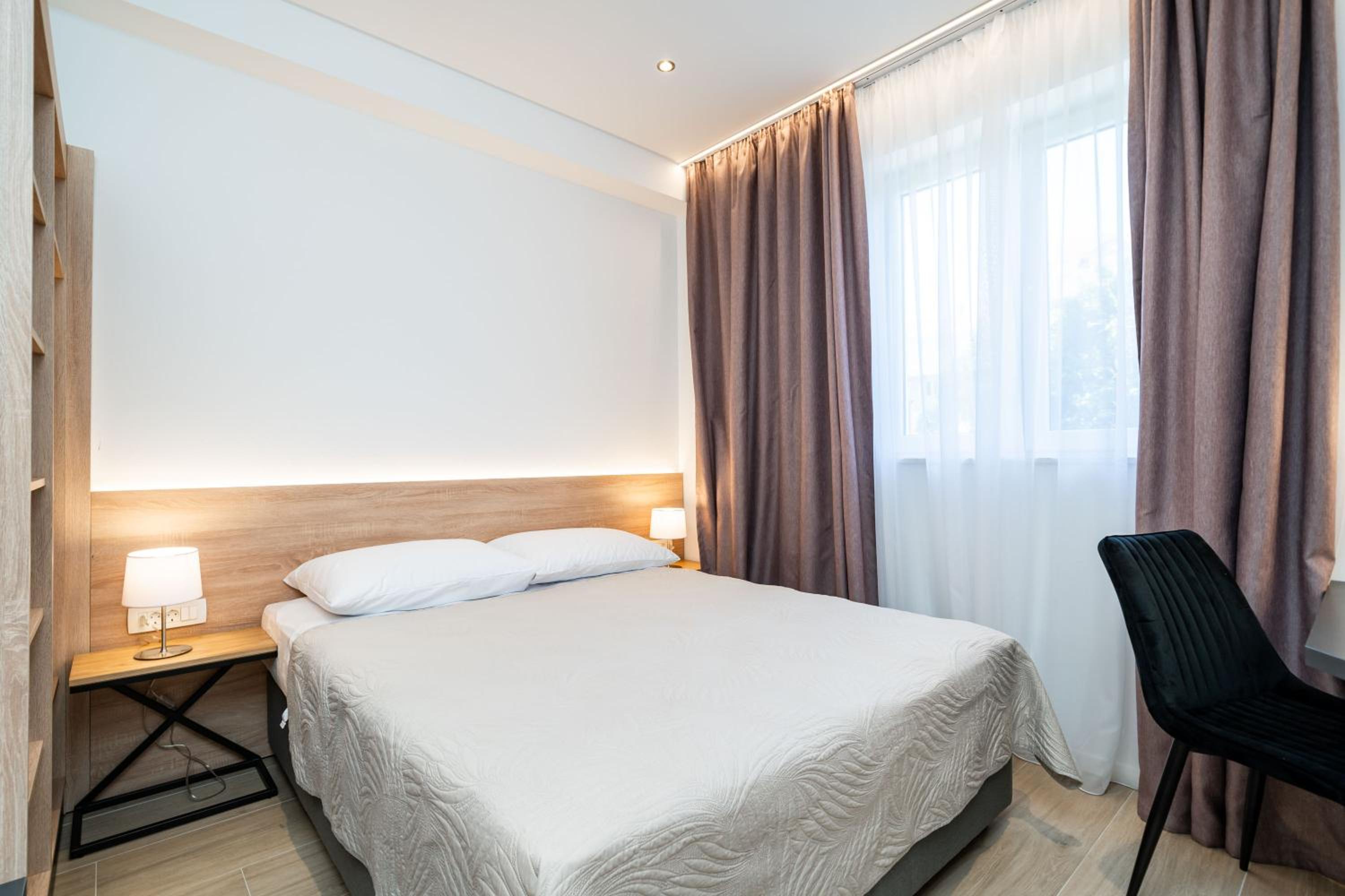 One-Bedroom Apartment with Patio - Ground Floor - Photo 4