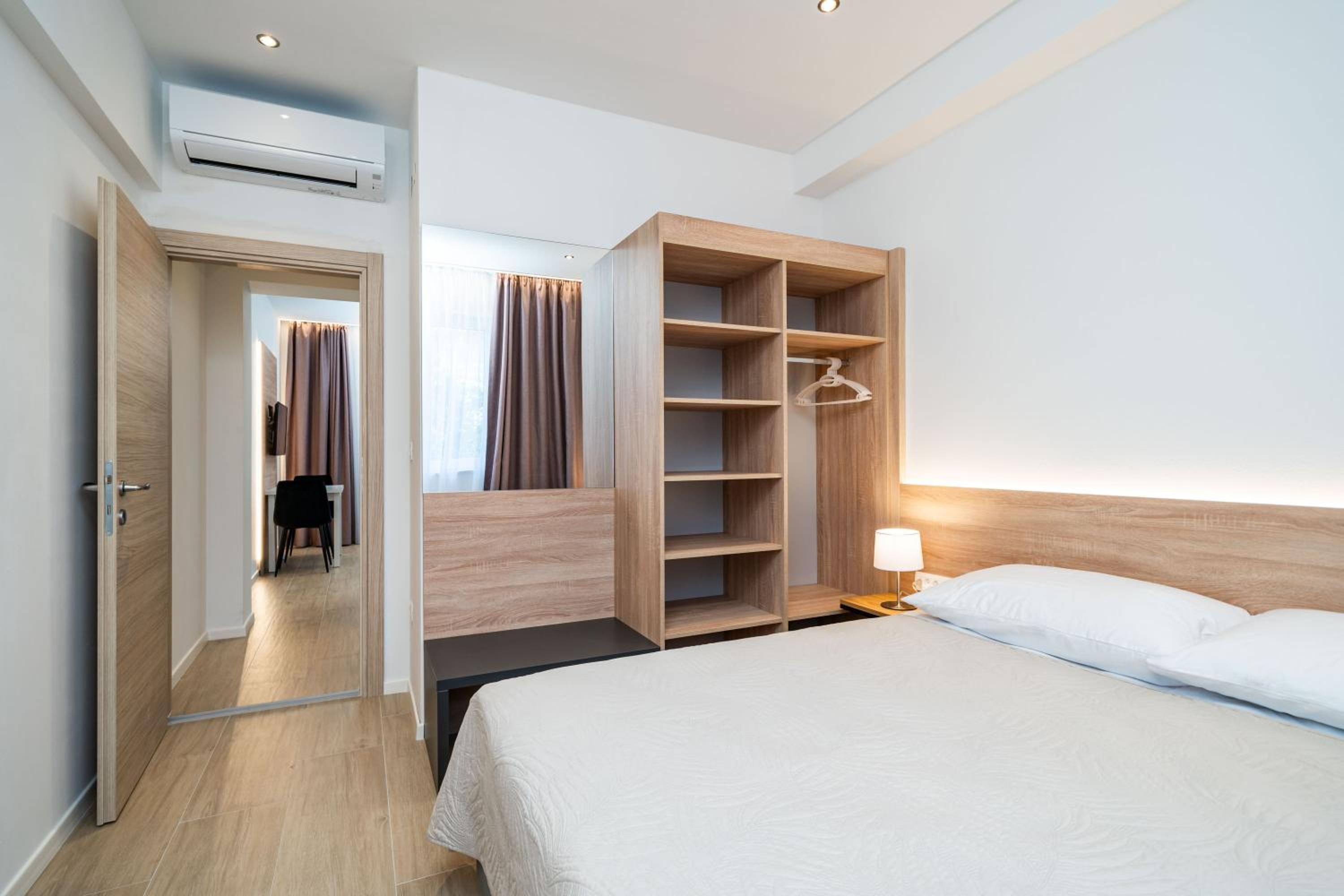 One-Bedroom Apartment with Patio - Ground Floor - Photo 17