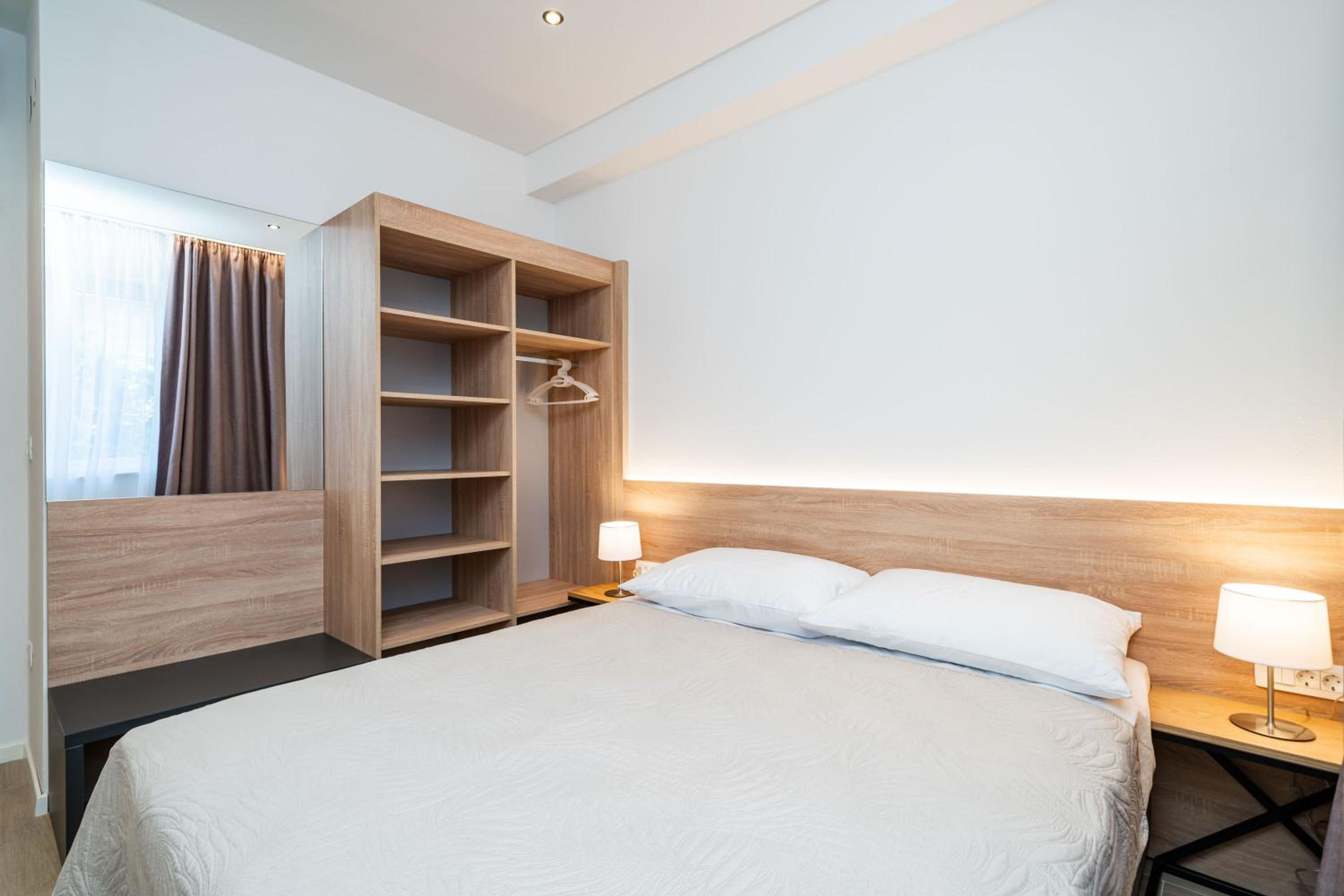 One-Bedroom Apartment with Patio - Ground Floor - Photo 10