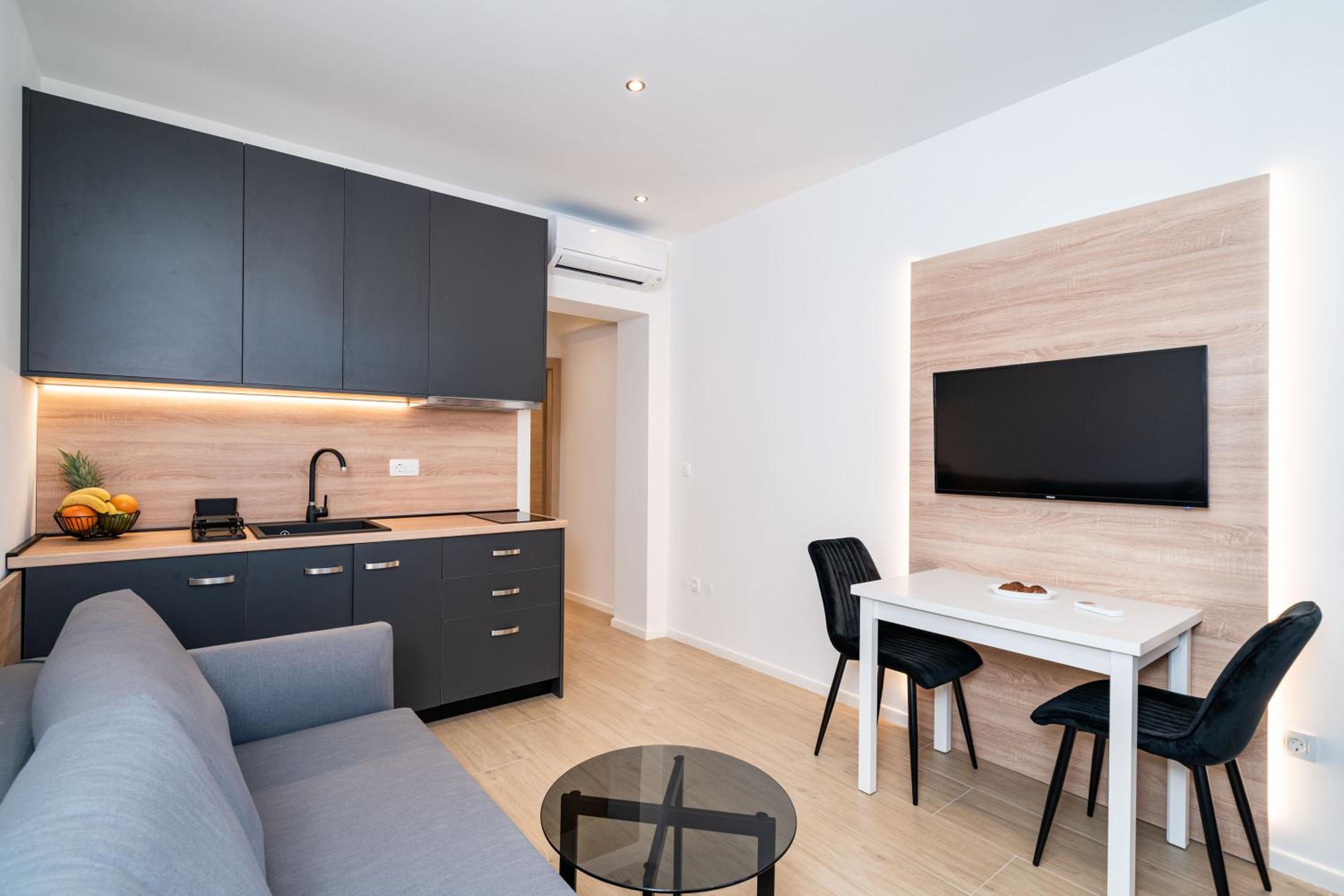 One-Bedroom Apartment with Patio - Ground Floor - Photo 15