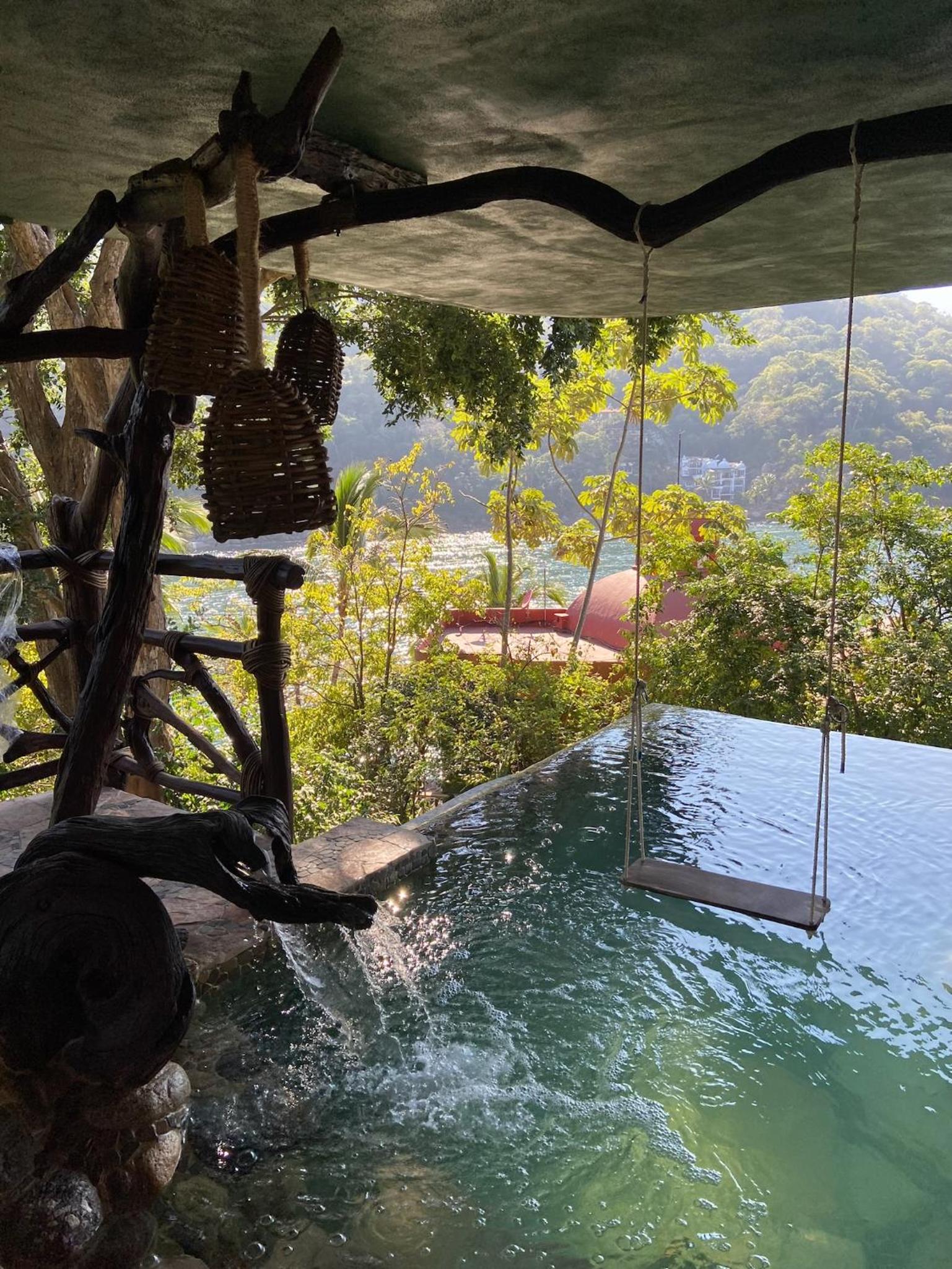 Suite with Private Pool - Photo 4