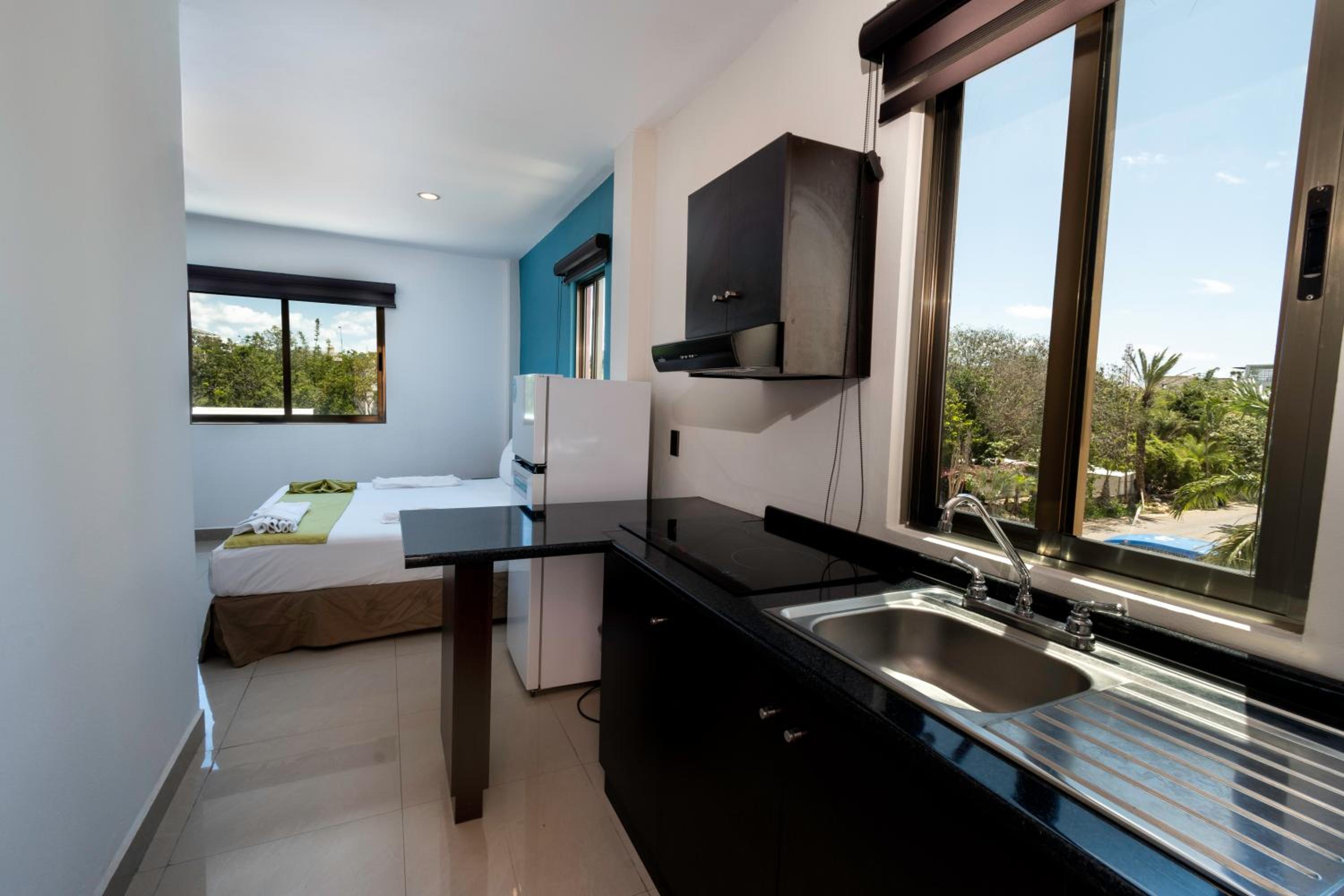 Deluxe Suite - Photo 5