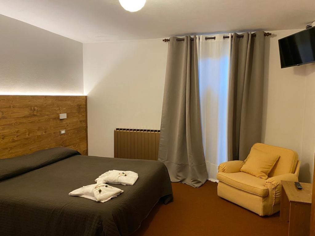 Double Room with Private External Bathroom