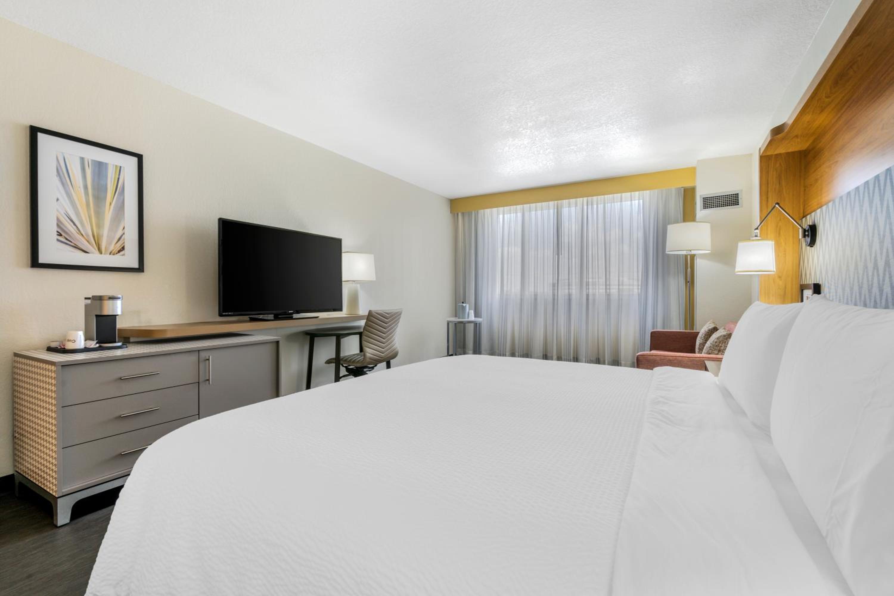 King Room with Sofa Bed