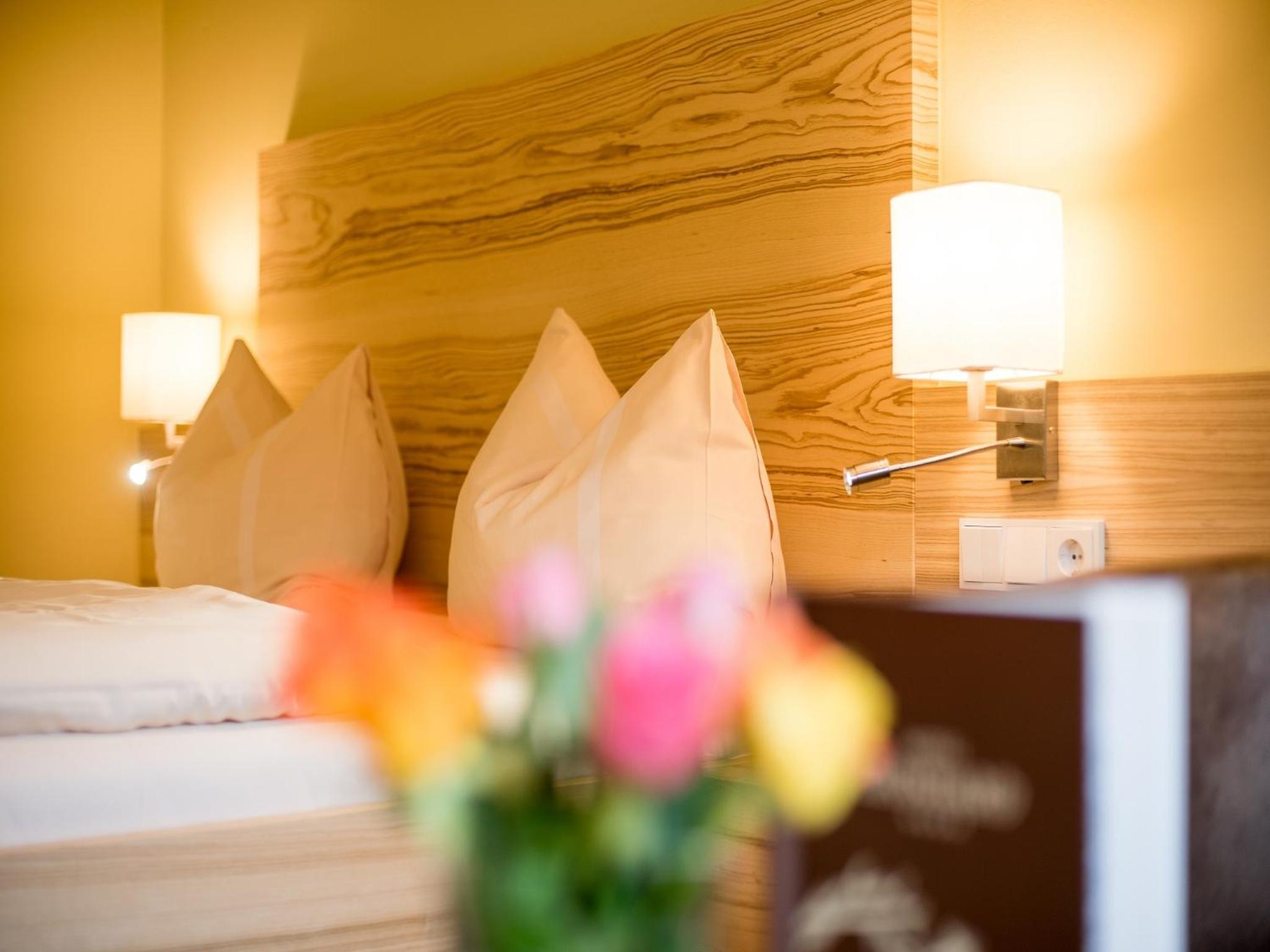 Double Room with Balcony - Photo 2