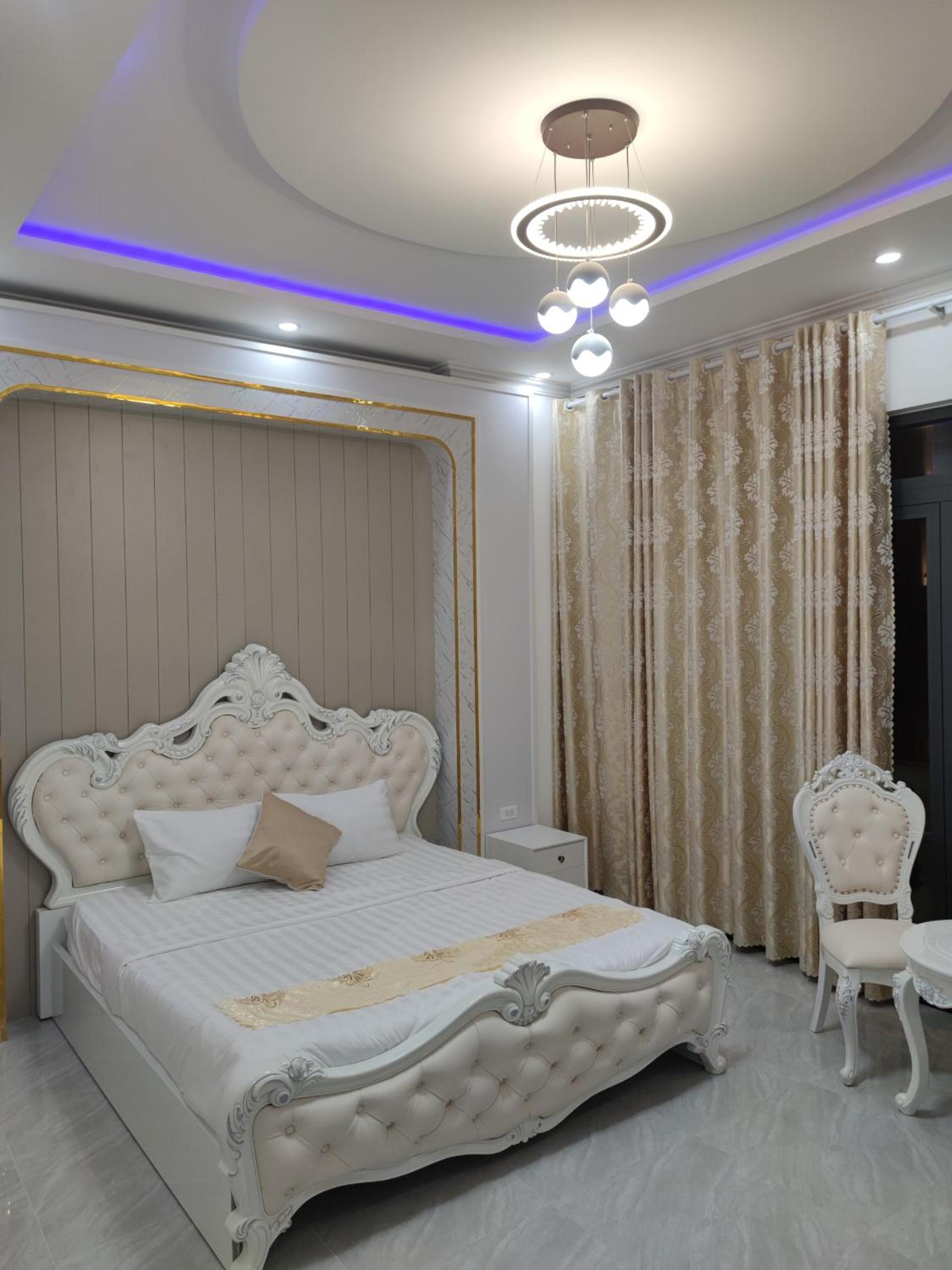 King Room with Balcony photo 1