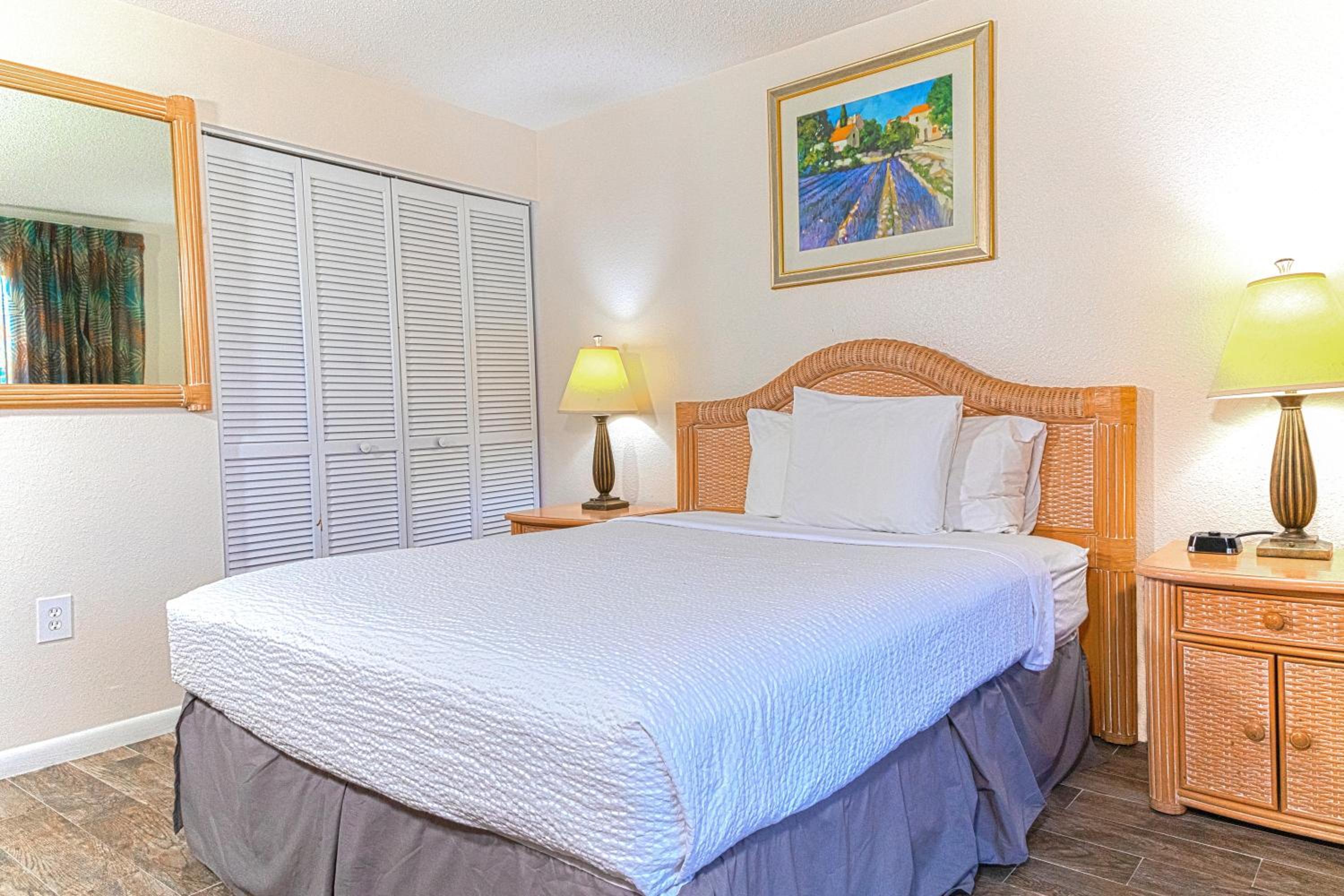 Two Bedroom Premium Suite - Photo 9
