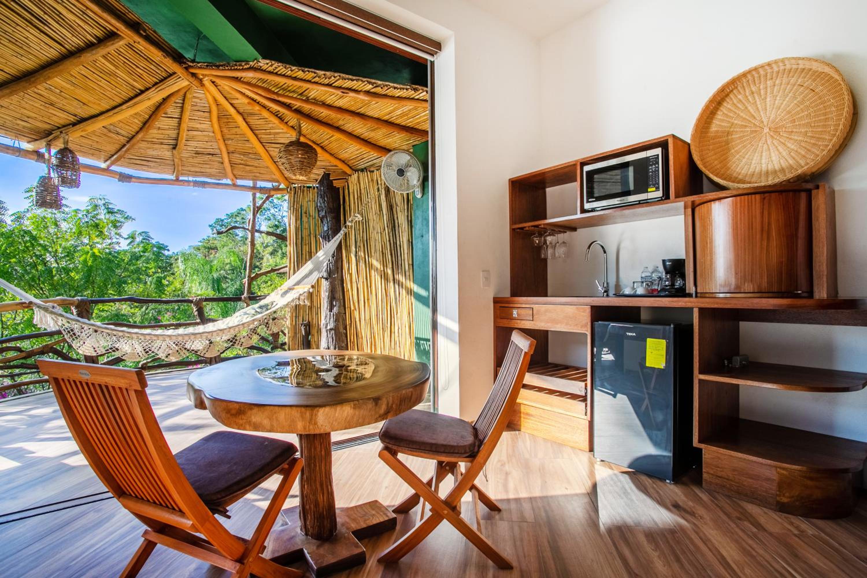 Suite with Private Pool - Photo 12