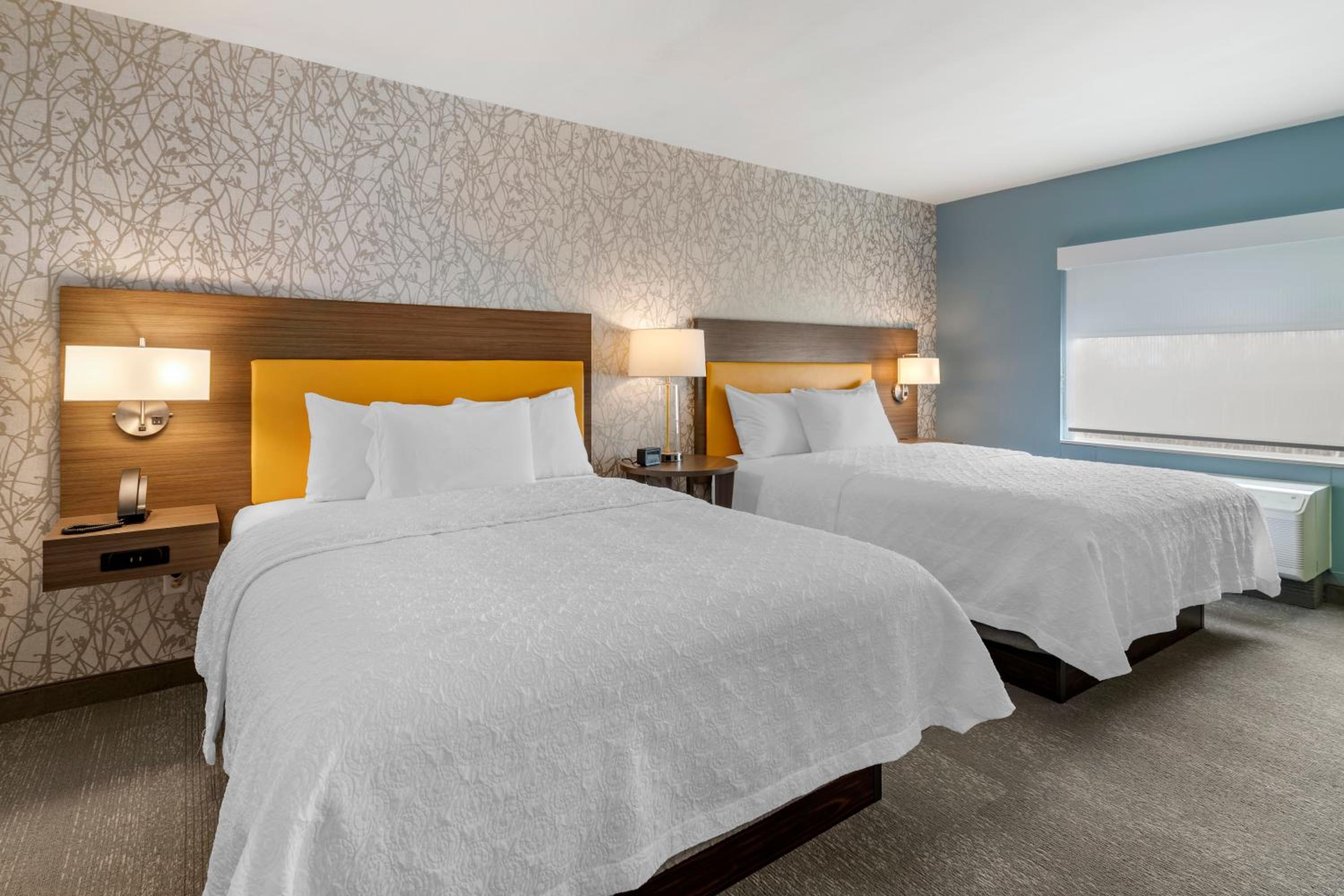 One-Bedroom Queen Suite with Two Queen Beds - Photo 1