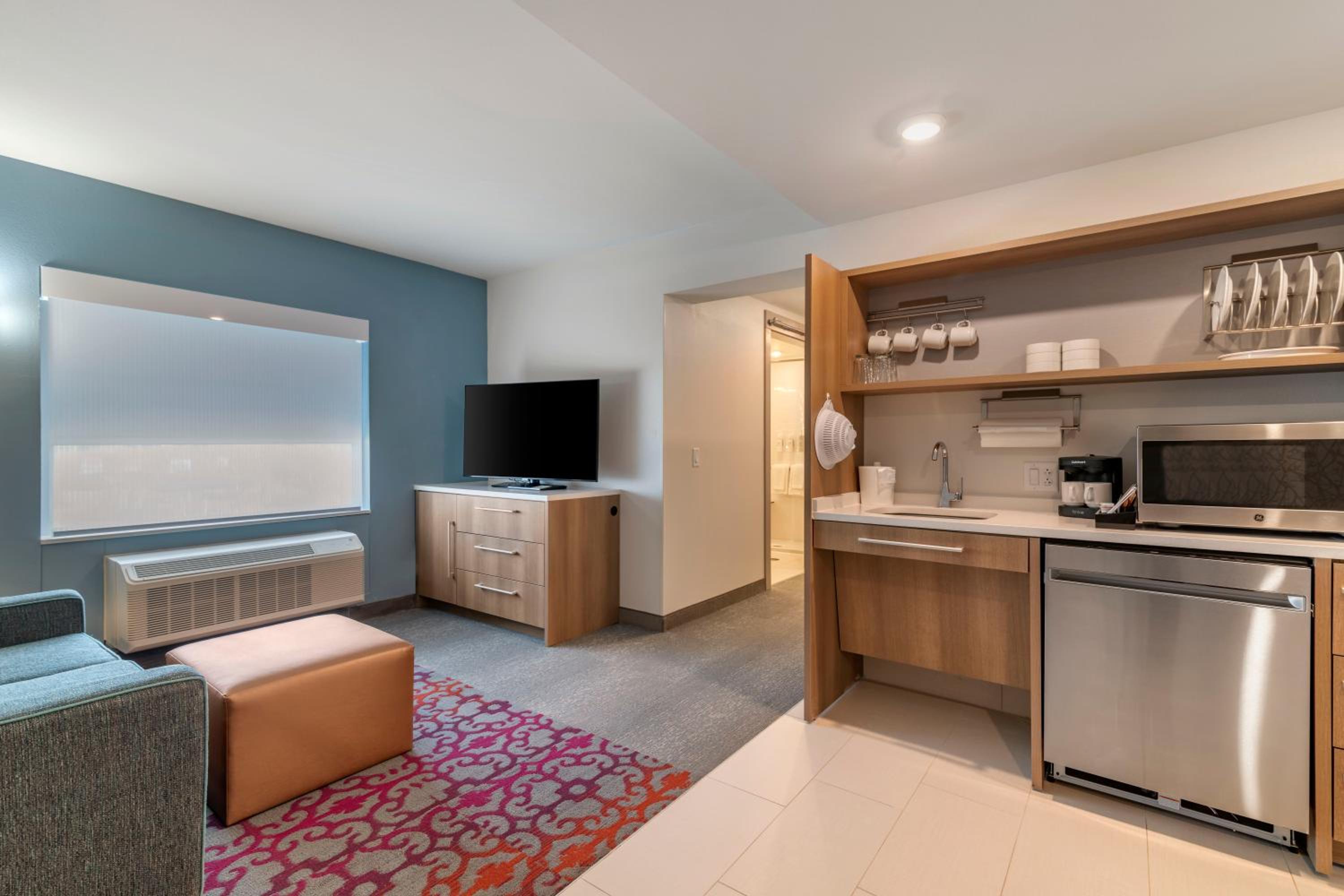 One-Bedroom King Suite - Photo 5