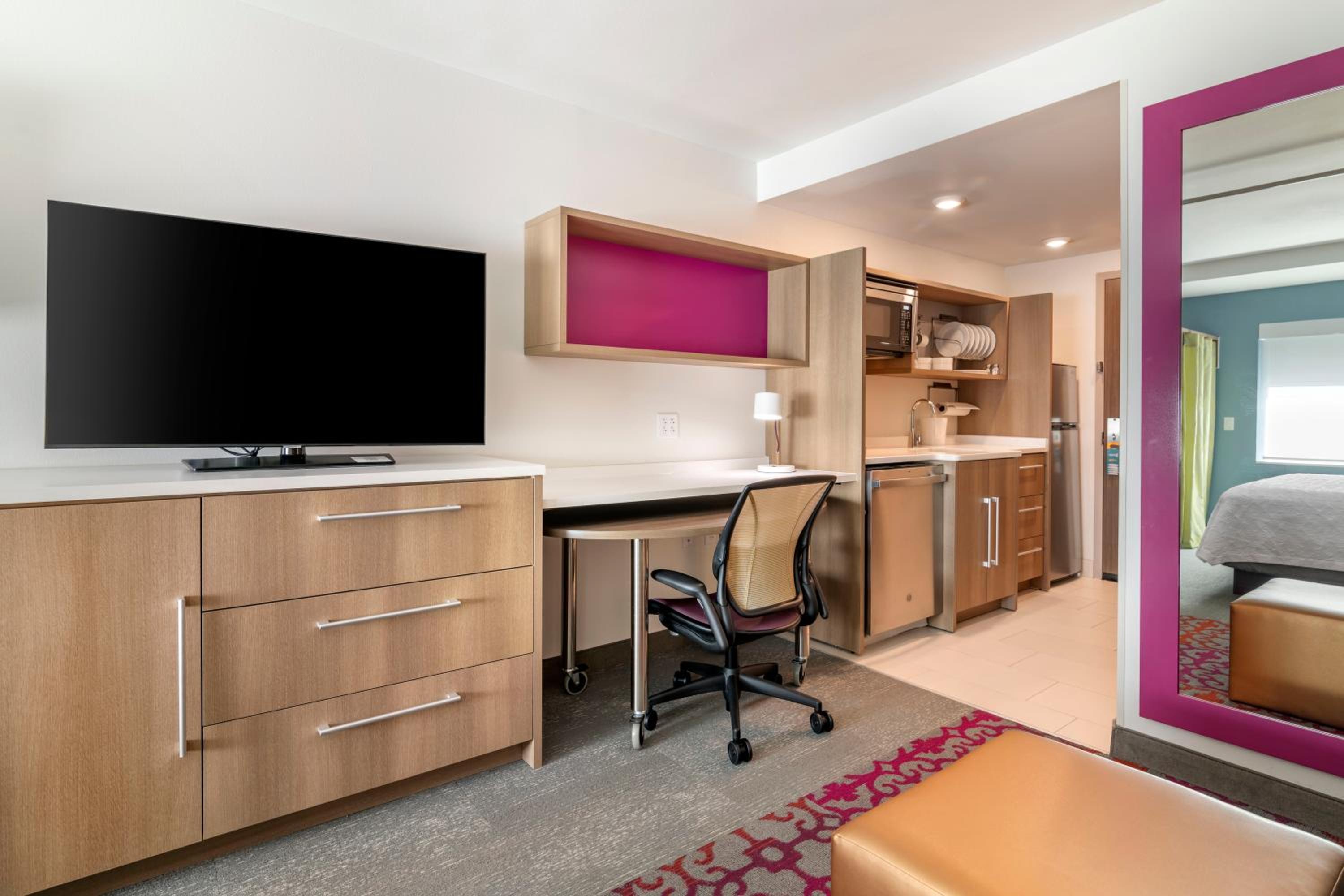 King Studio Suite - Photo 6