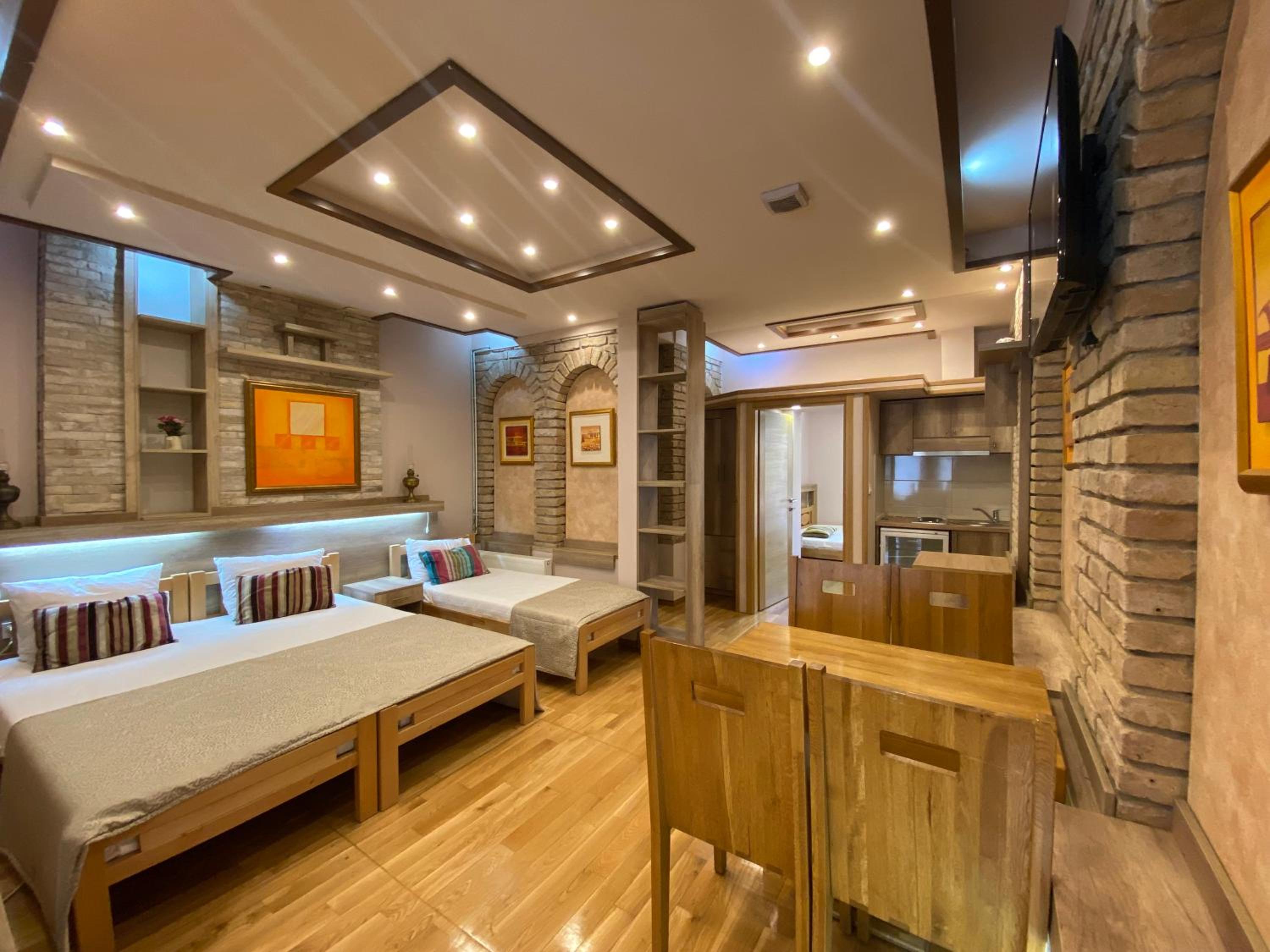 Deluxe Suite