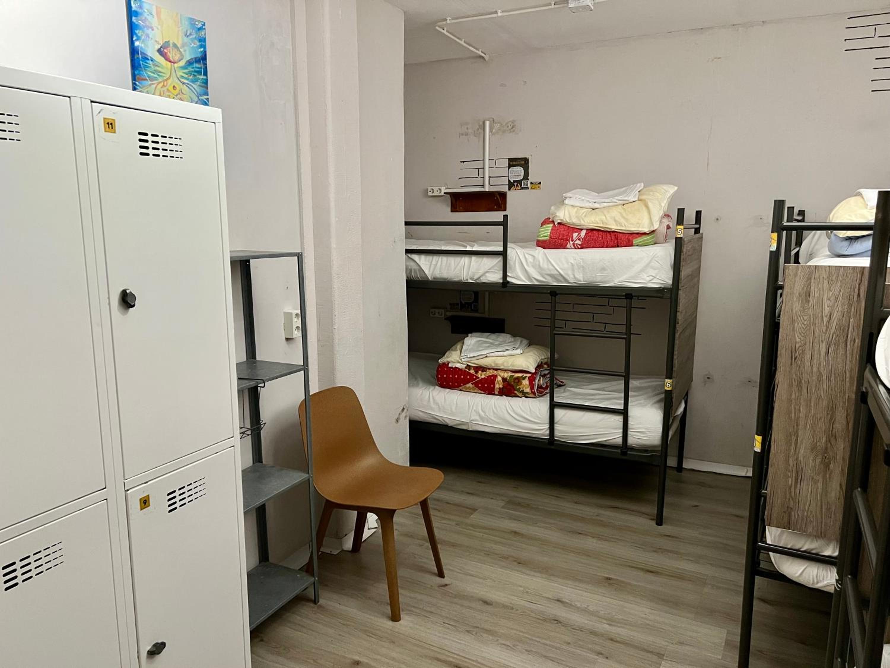 Bed in 6-Bed Mixed Dormitory Room photo 1