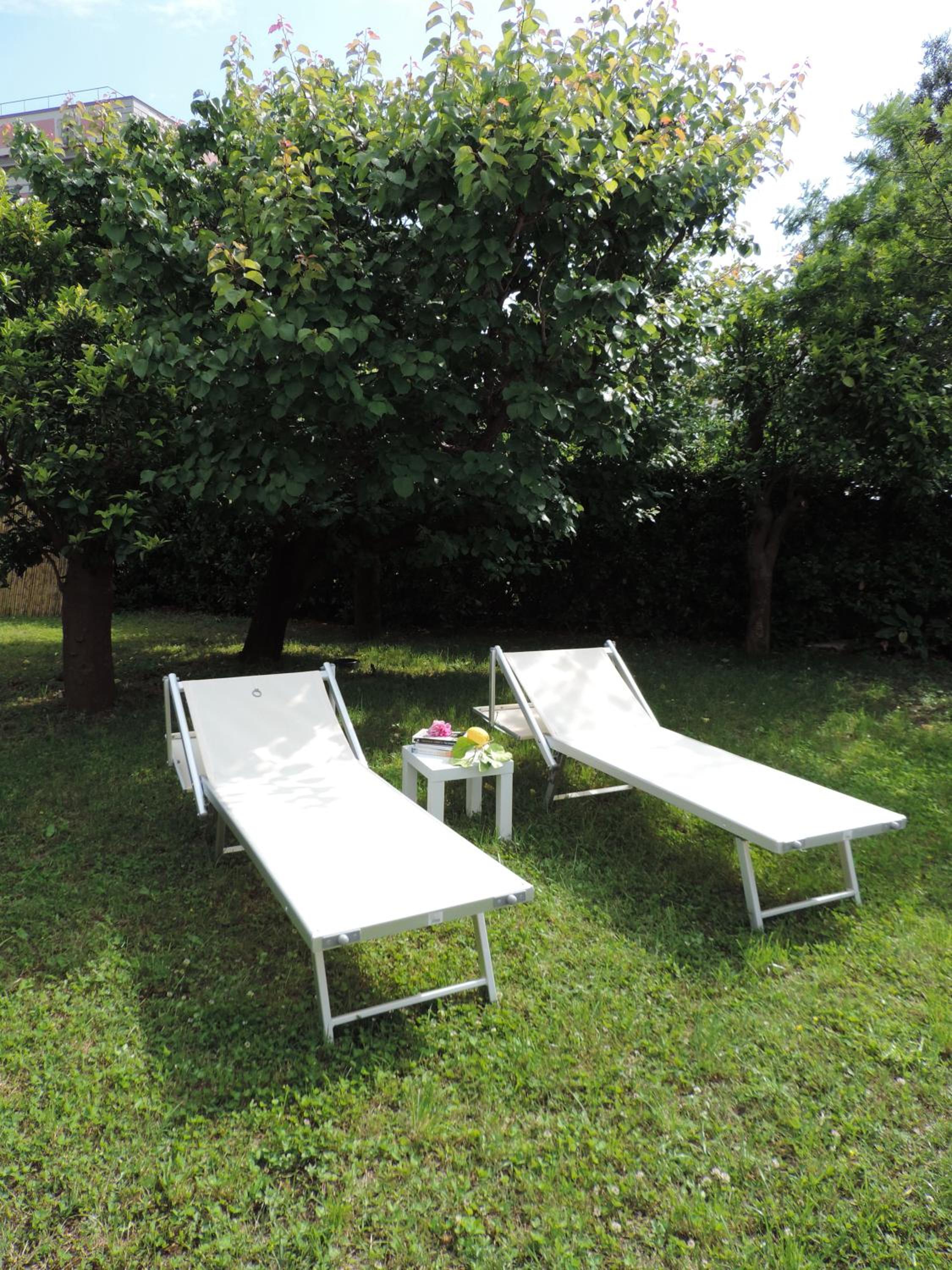 Apartment with Garden View - Photo 22