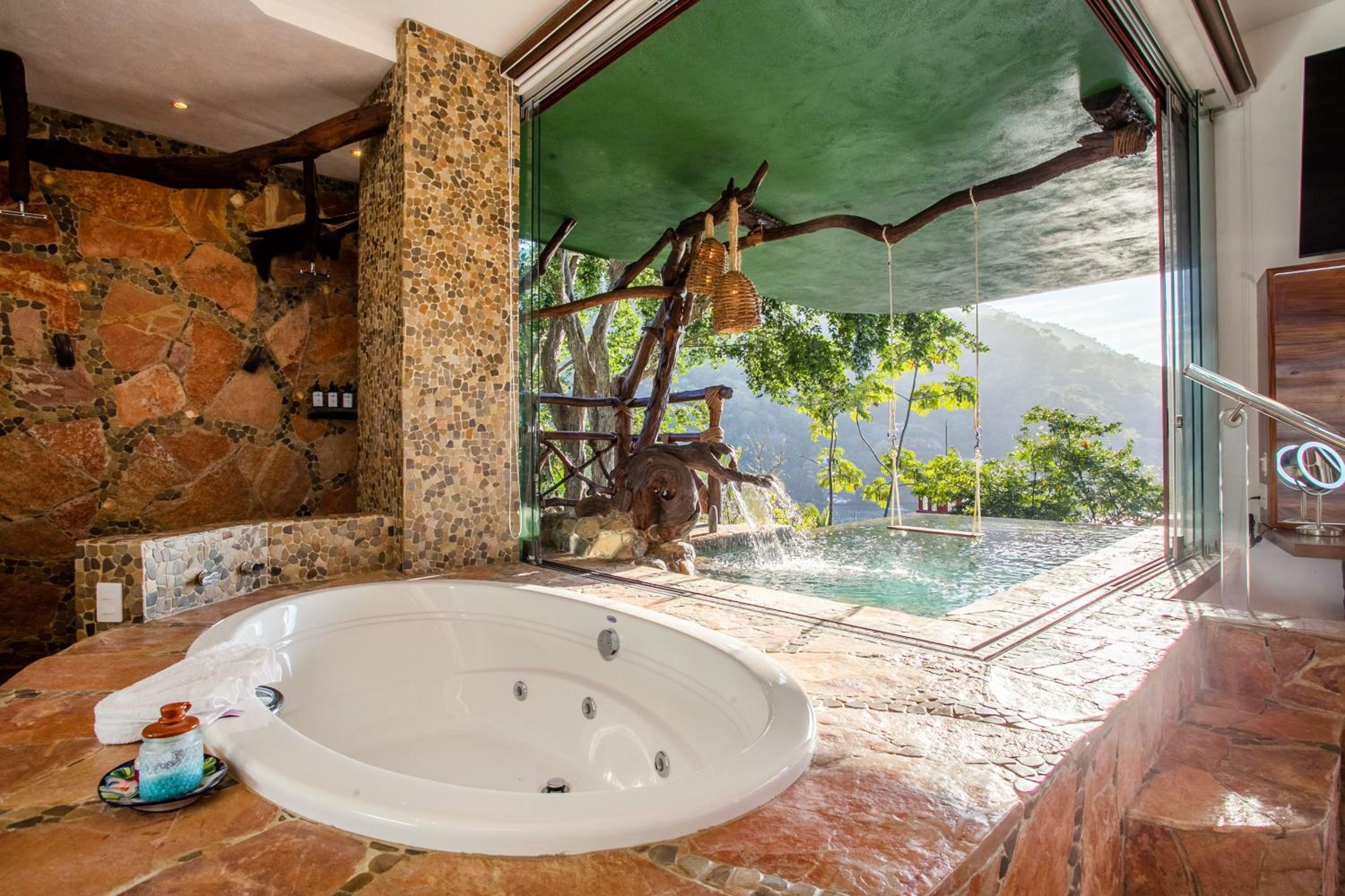 Suite with Private Pool - Photo 5