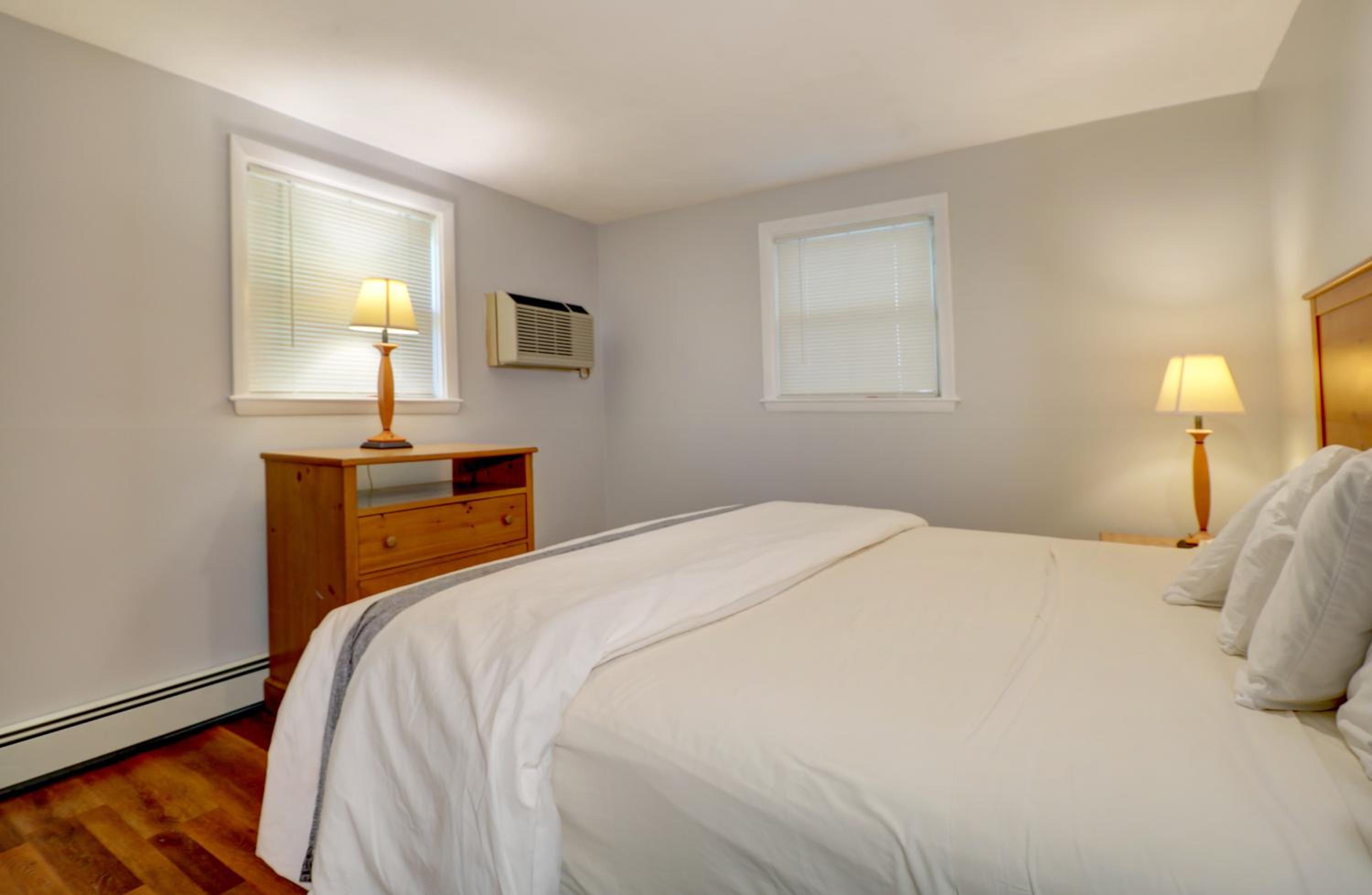 One-Bedroom Apartment photo 3