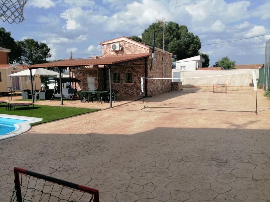 Four-Bedroom House photo 2