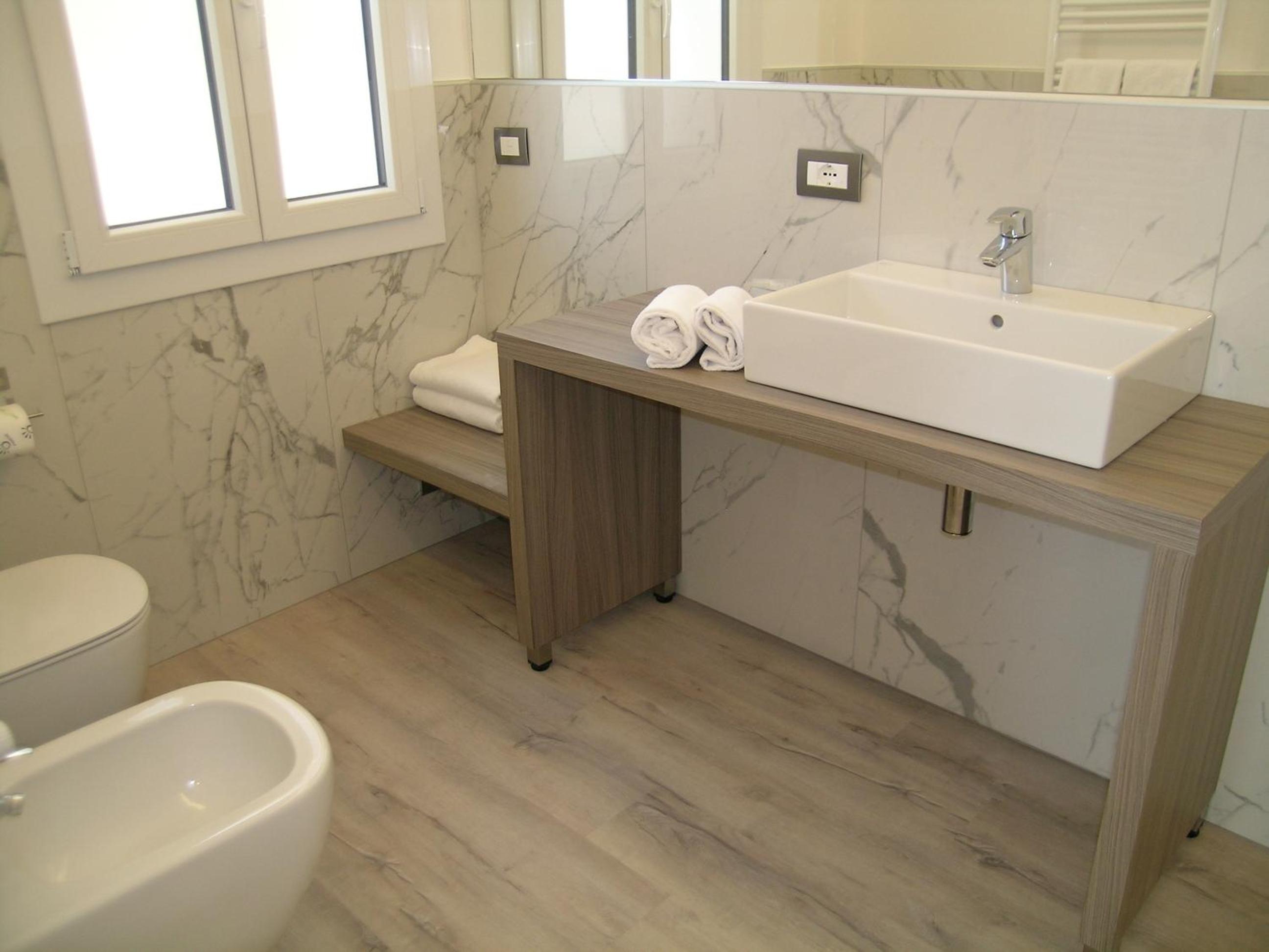 Double Room - Photo 3