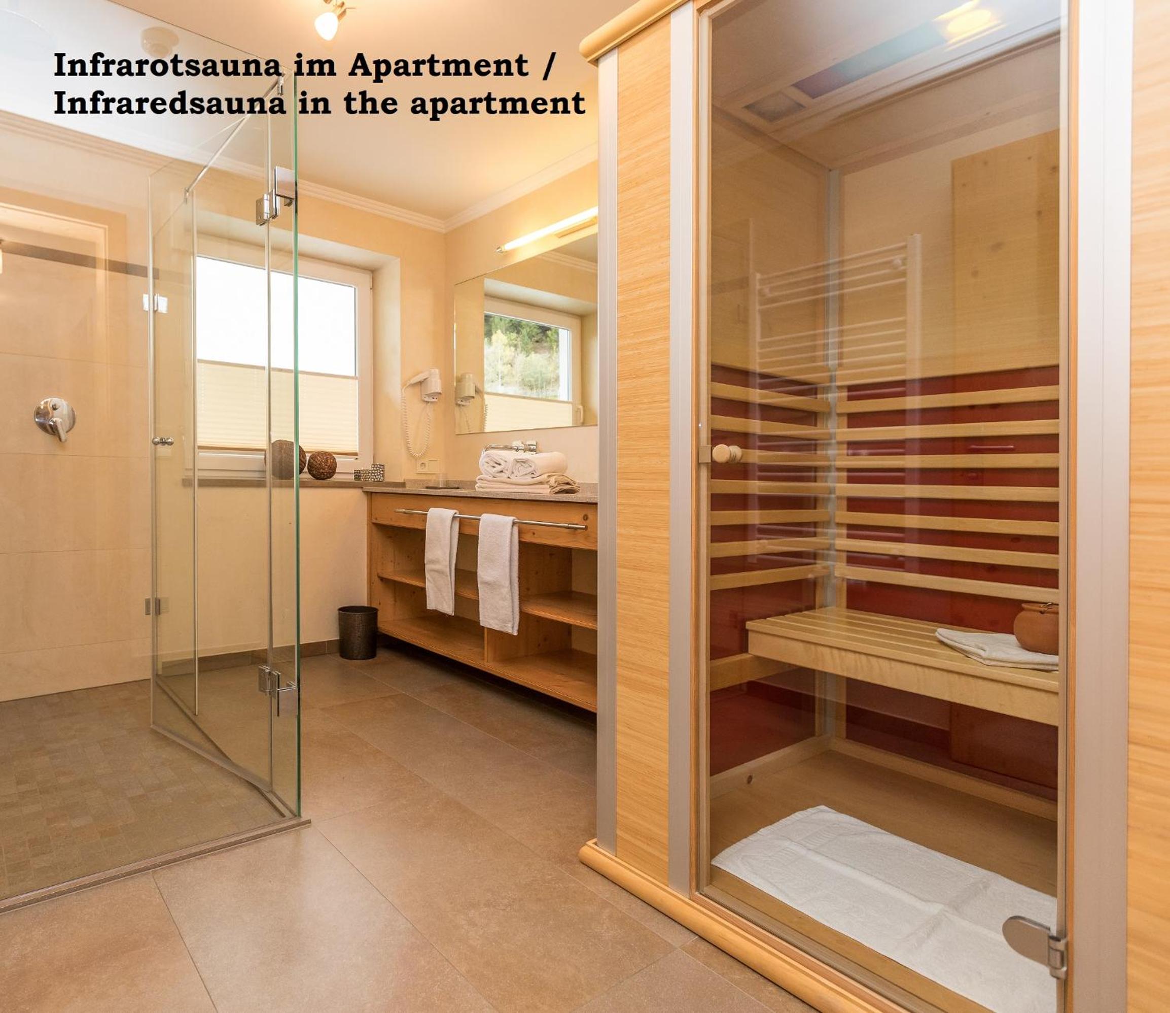 Two-Bedroom Apartment with Mountain View - Photo 2