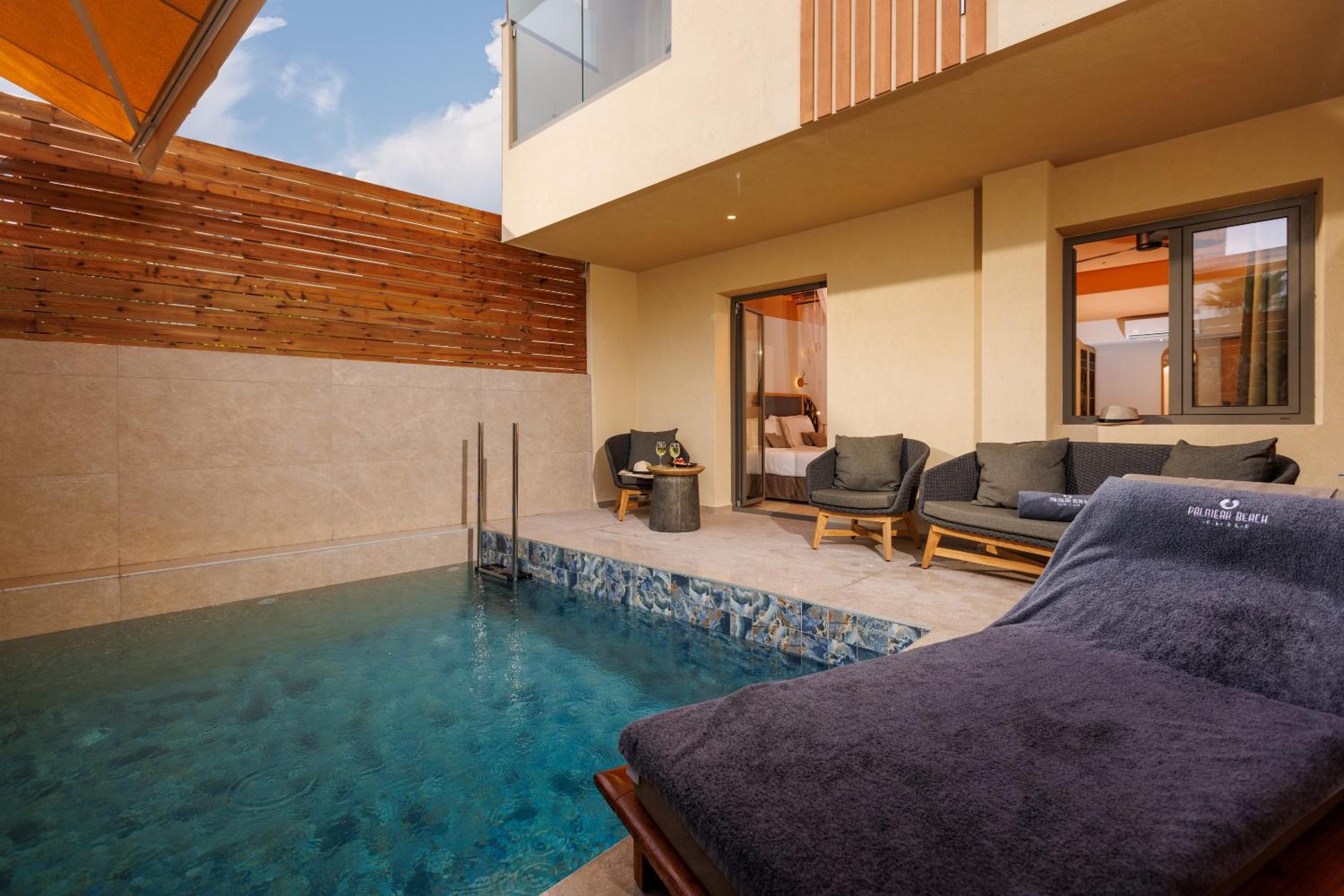 Junior Suite with Private Pool - Photo 12