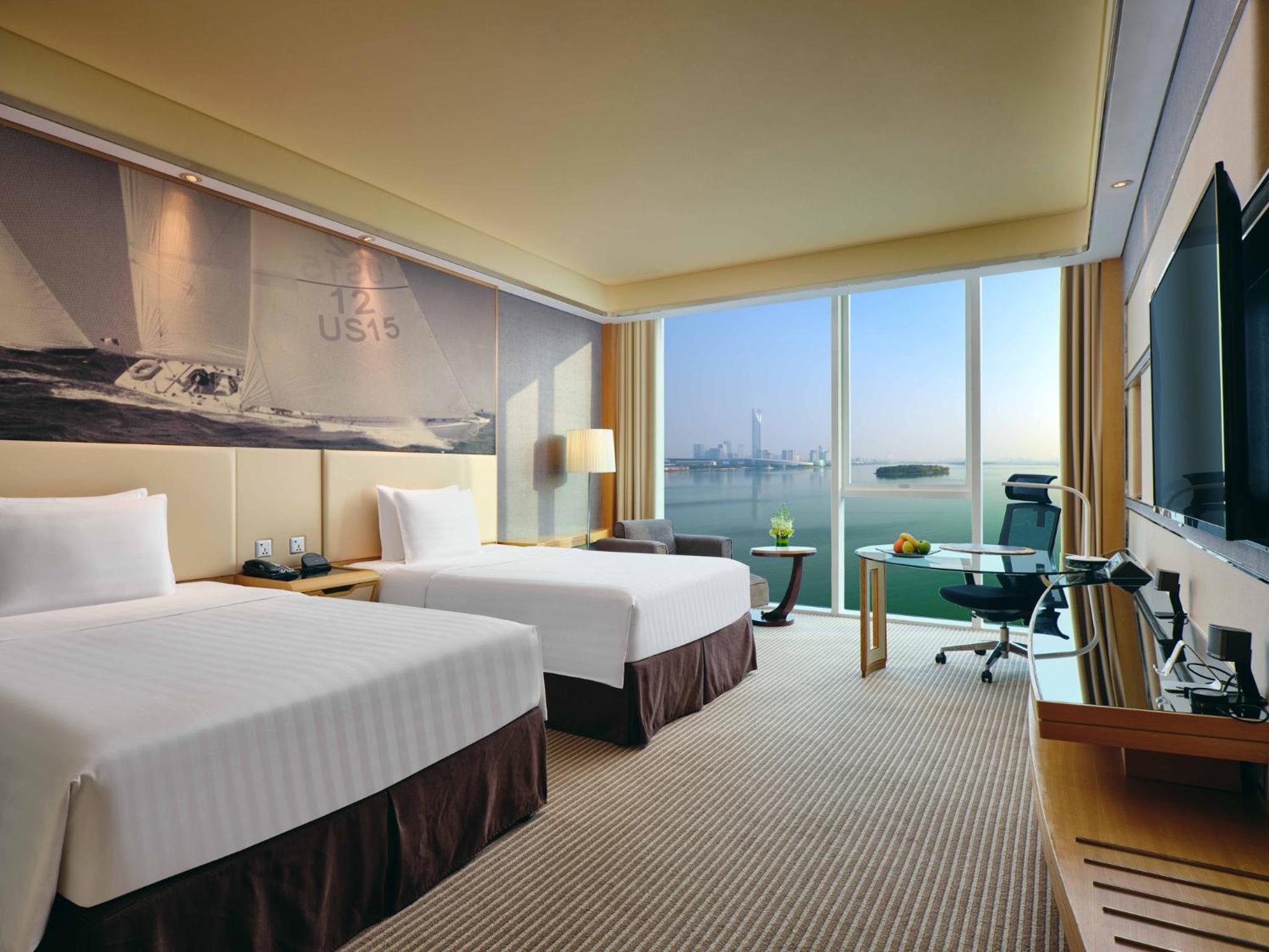 Twin Premium Jinji Lake View