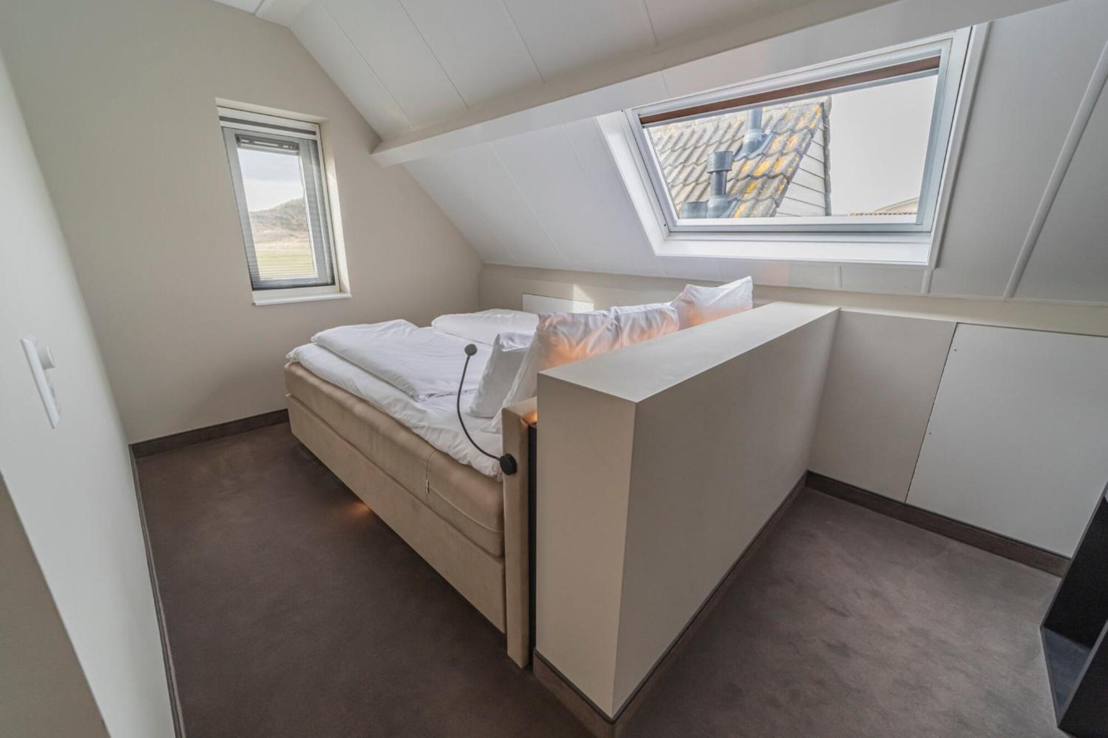 Studio with Balcony - Photo 11