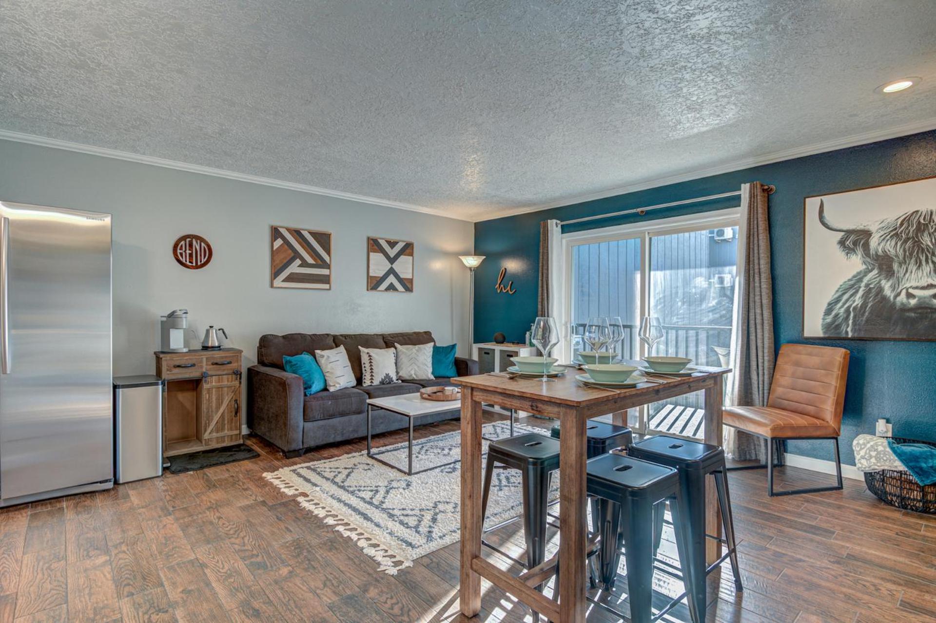 King Suite with Balcony photo 2