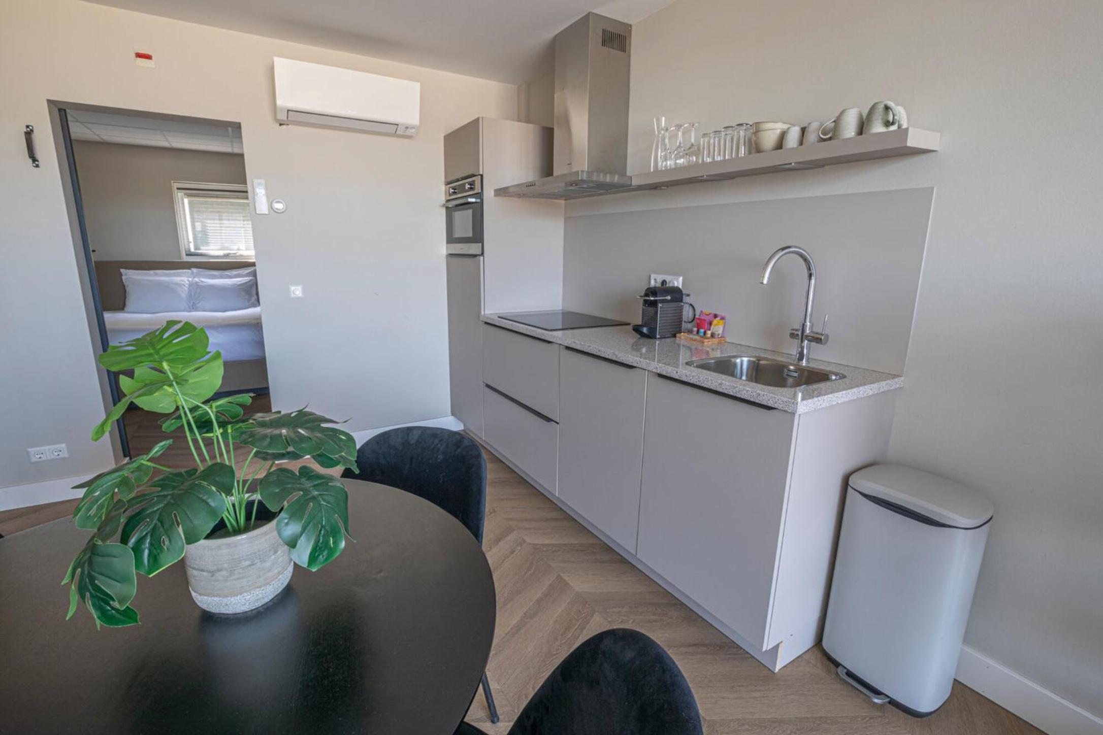 Family Room with Terrace - Photo 7