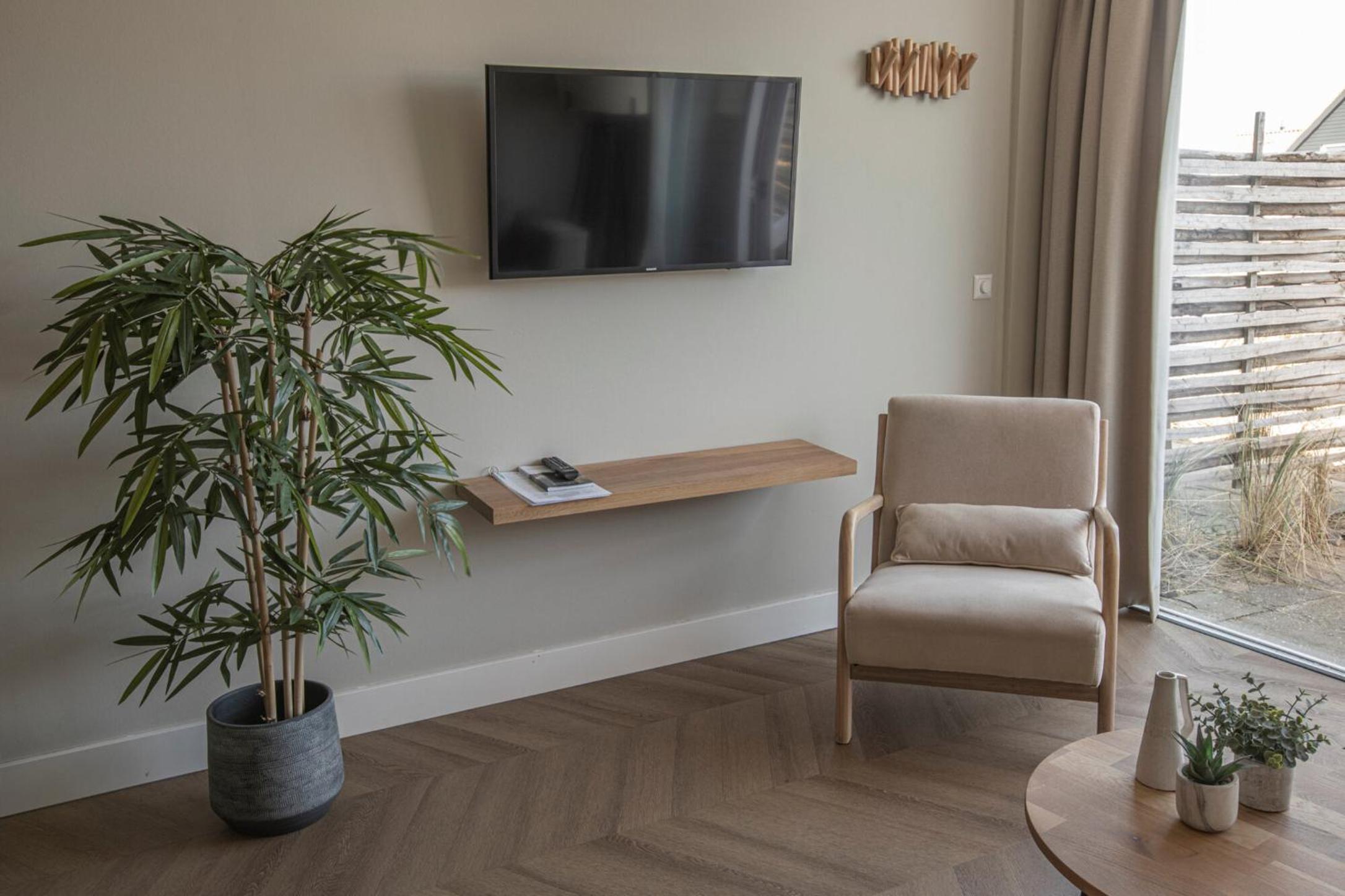 Family Room with Terrace - Photo 2