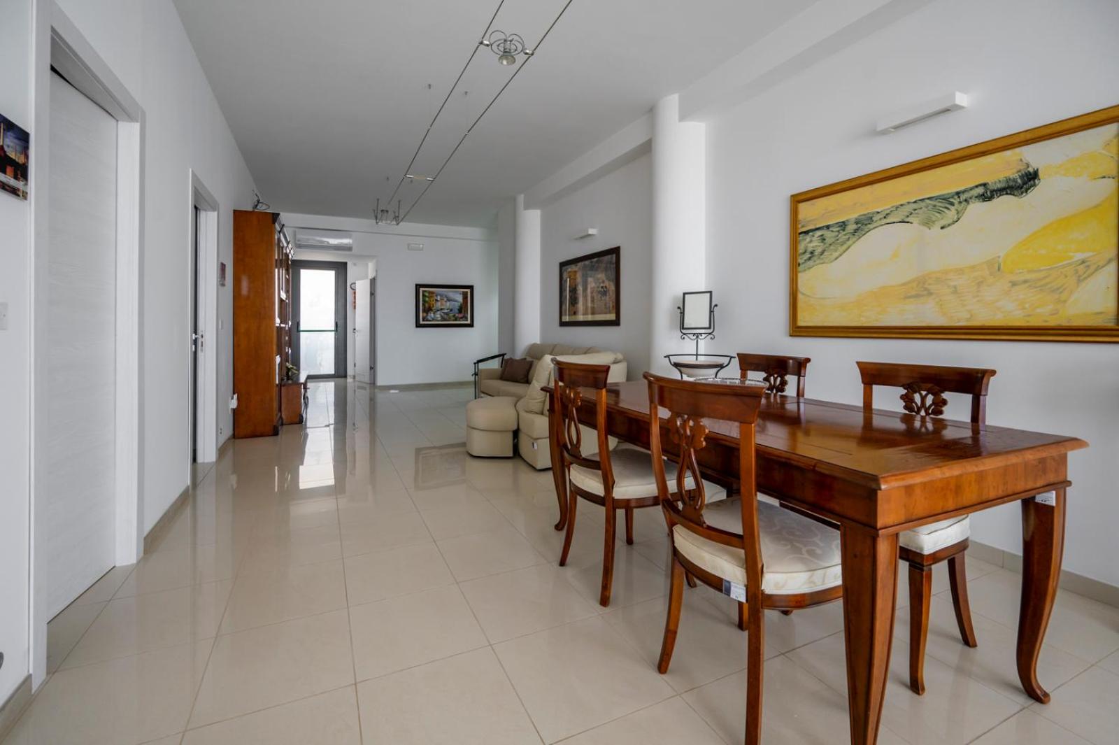 Double Room with Balcony (2 Adults + 1 Child) photo 3