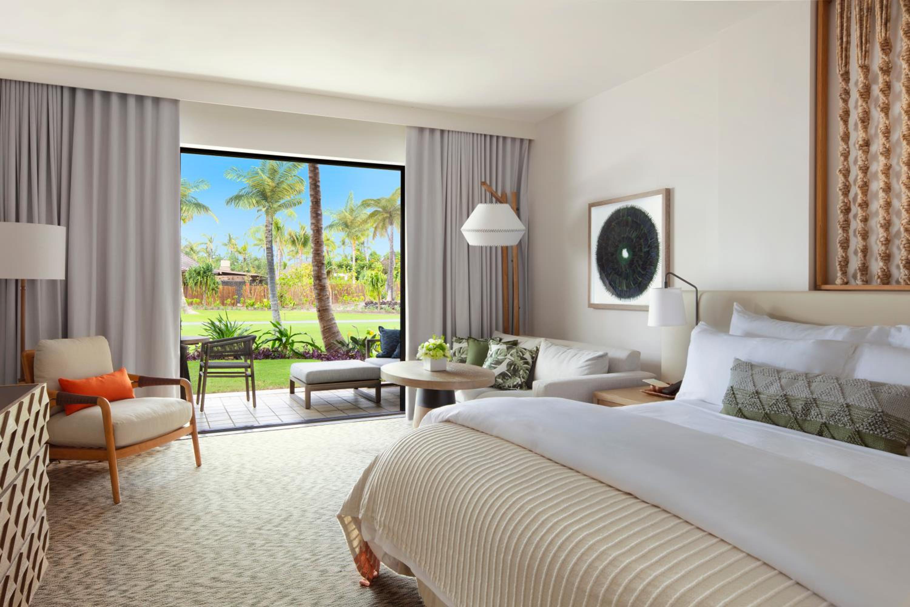 King Room with One King Bed and Sofa Bed (Non Smoking)