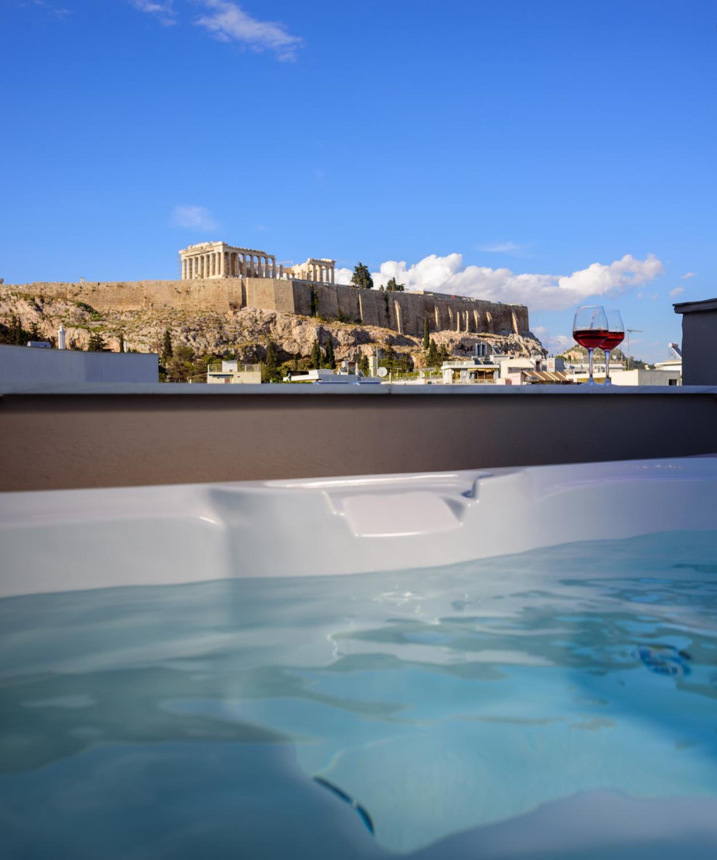 Three-Bedroom Suite with Rooftop Hot Tub photo 3