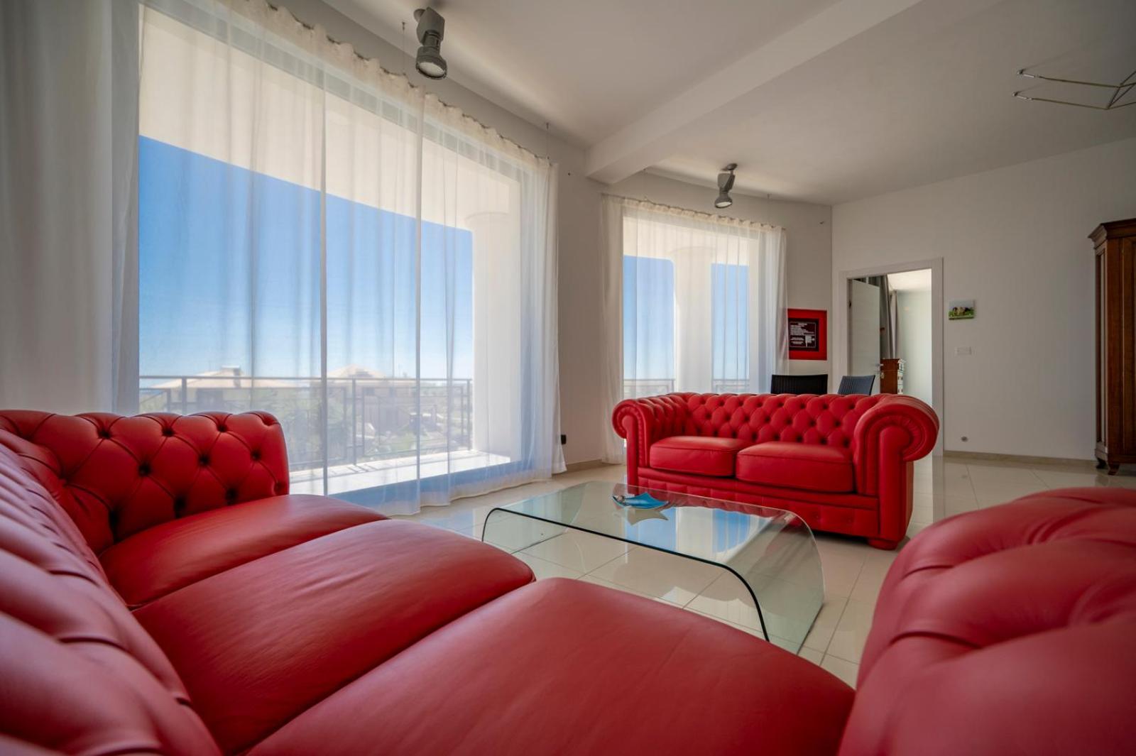 Deluxe Double Room with Balcony photo 2
